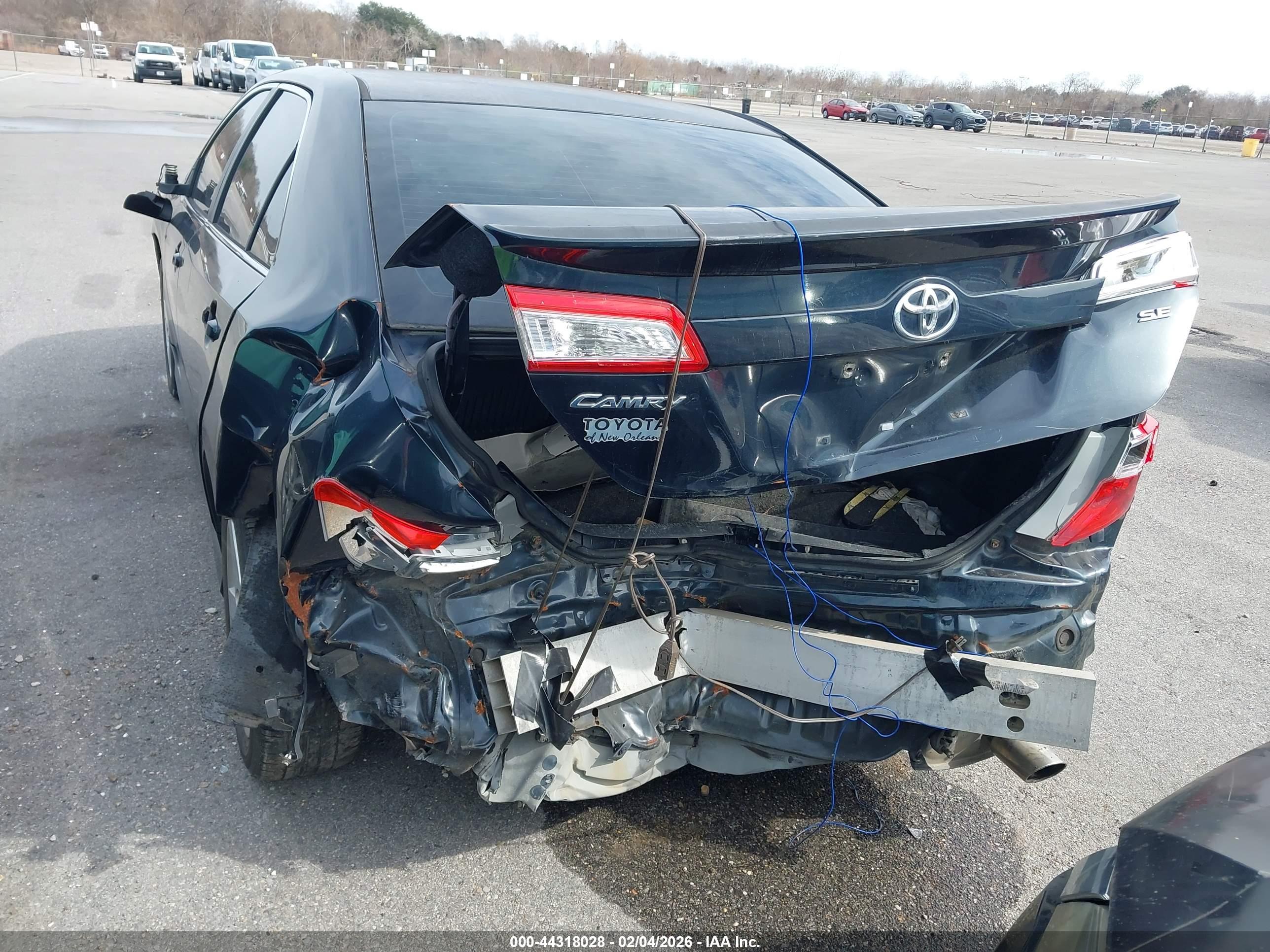 TOYOTA CAMRY image 6