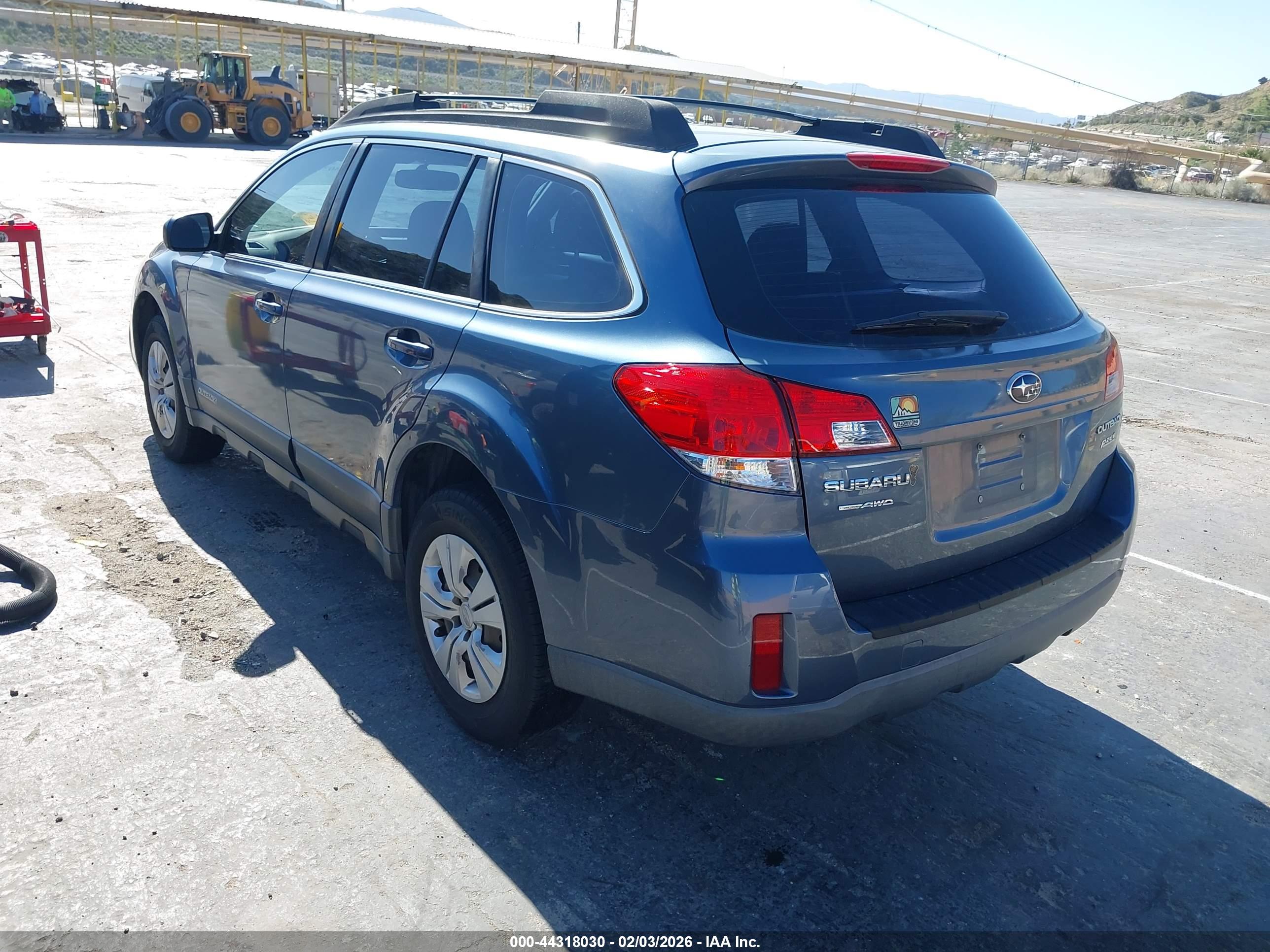 SUBARU OUTBACK image 3