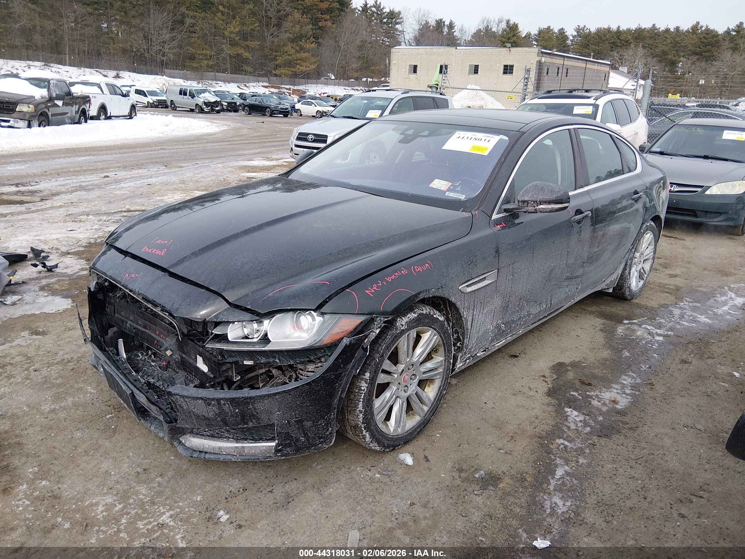 JAGUAR XF image 2