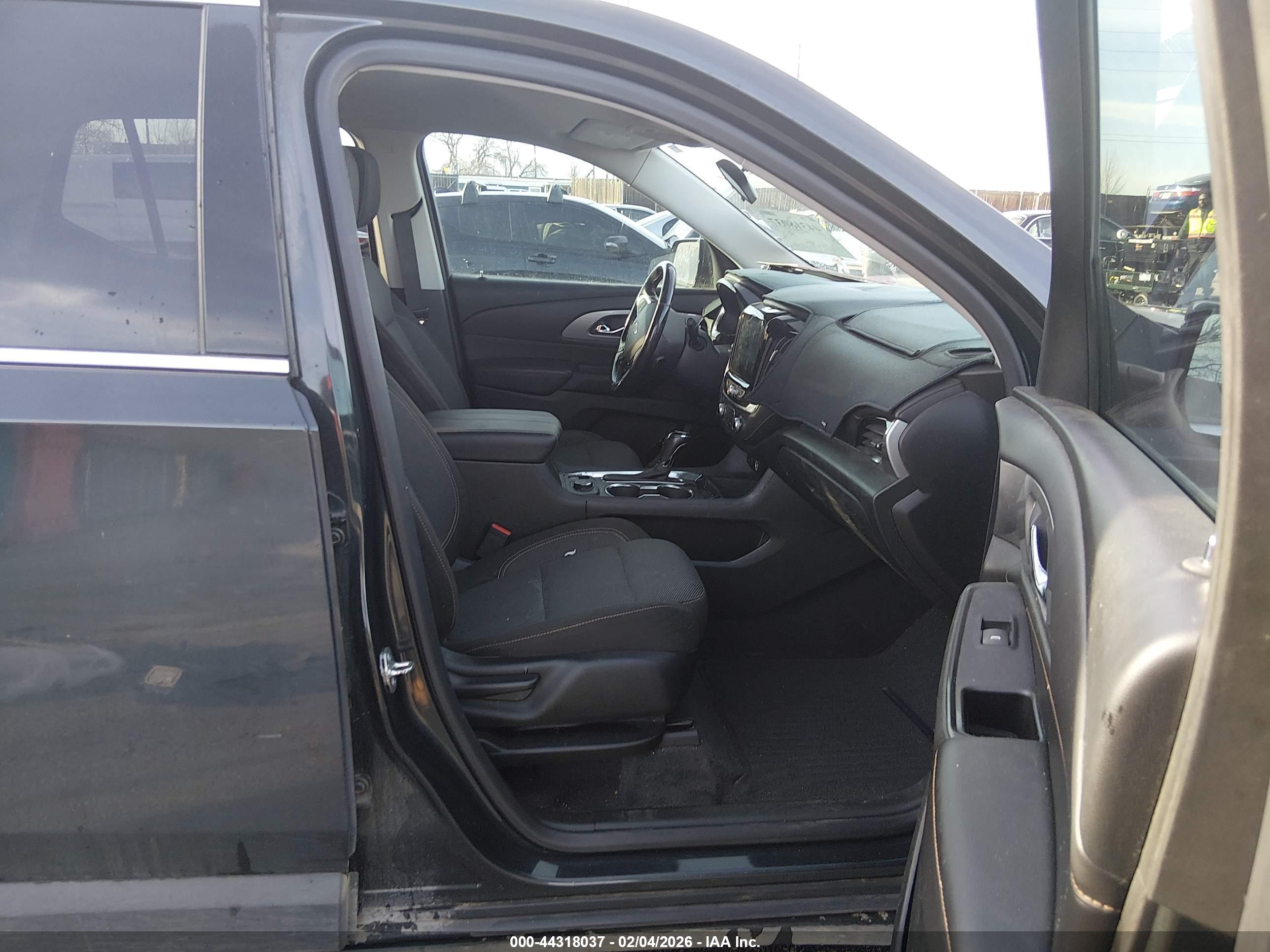 CHEVROLET TRAVERSE image 5