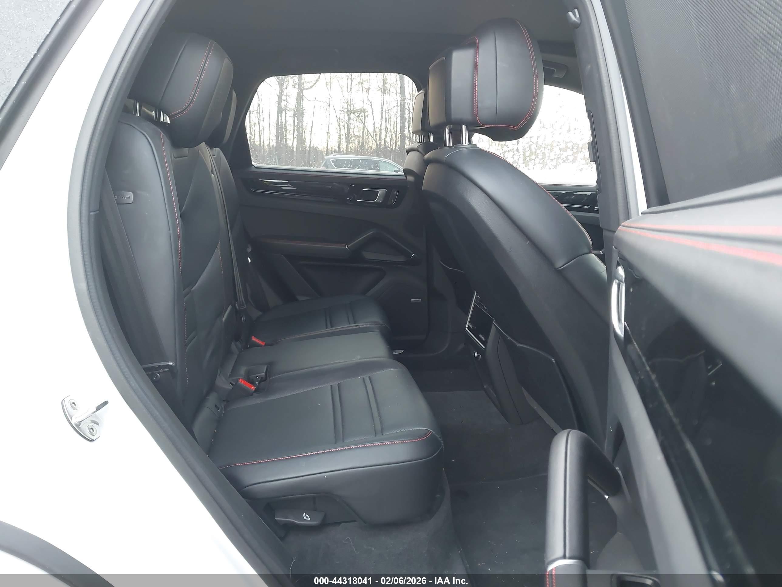 PORSCHE CAYENNE image 8