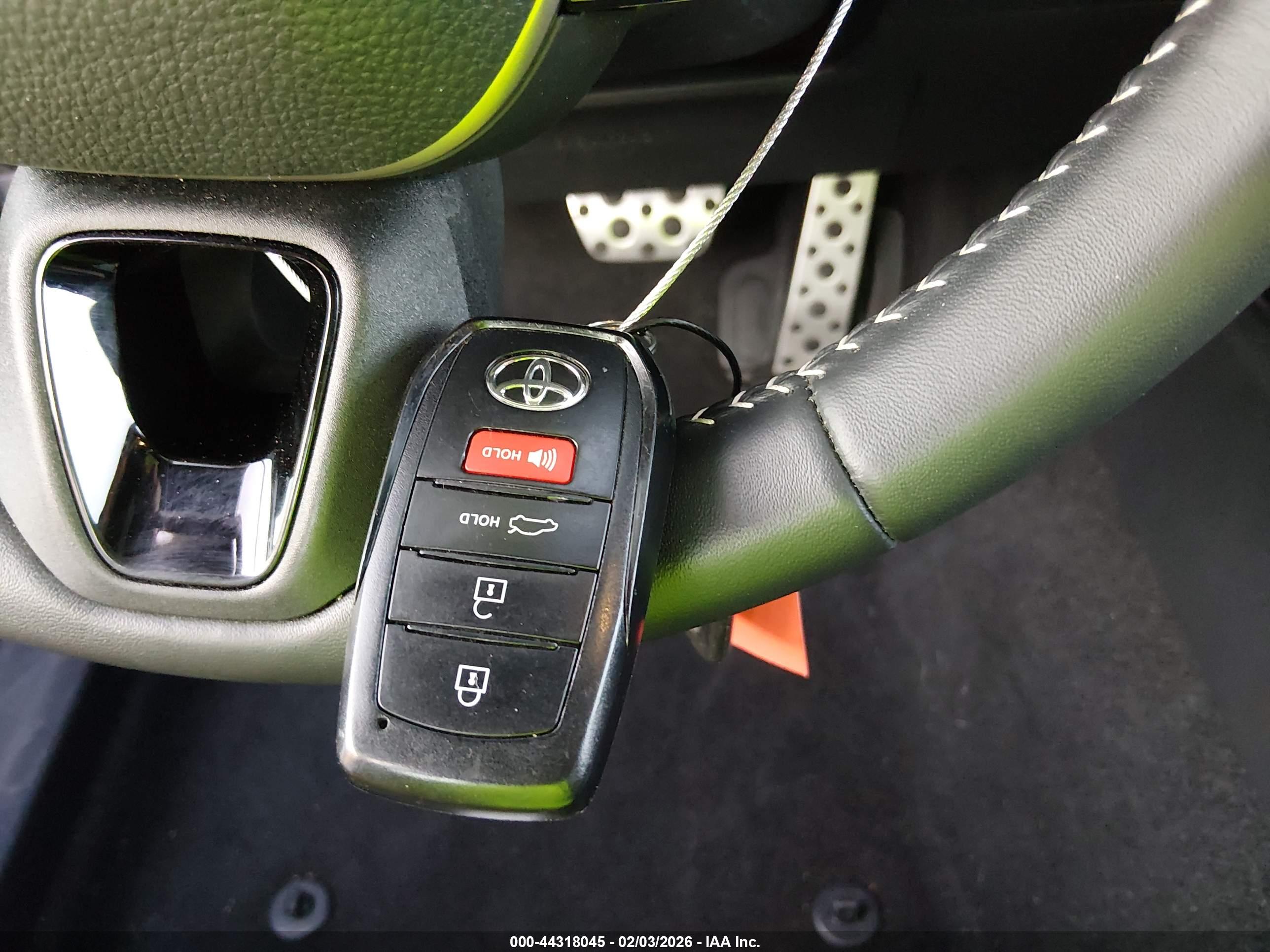 TOYOTA CAMRY image 11
