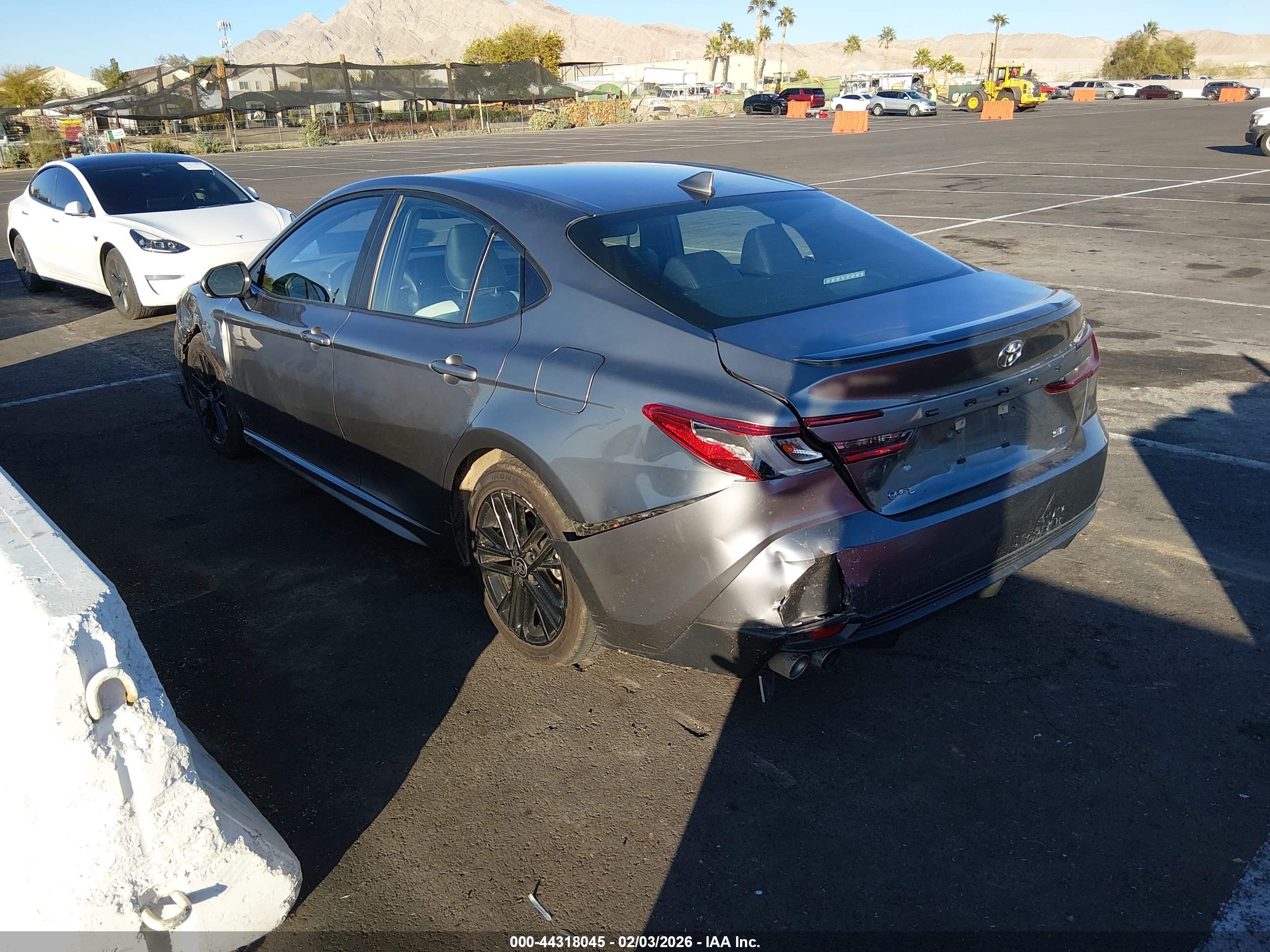 TOYOTA CAMRY image 3