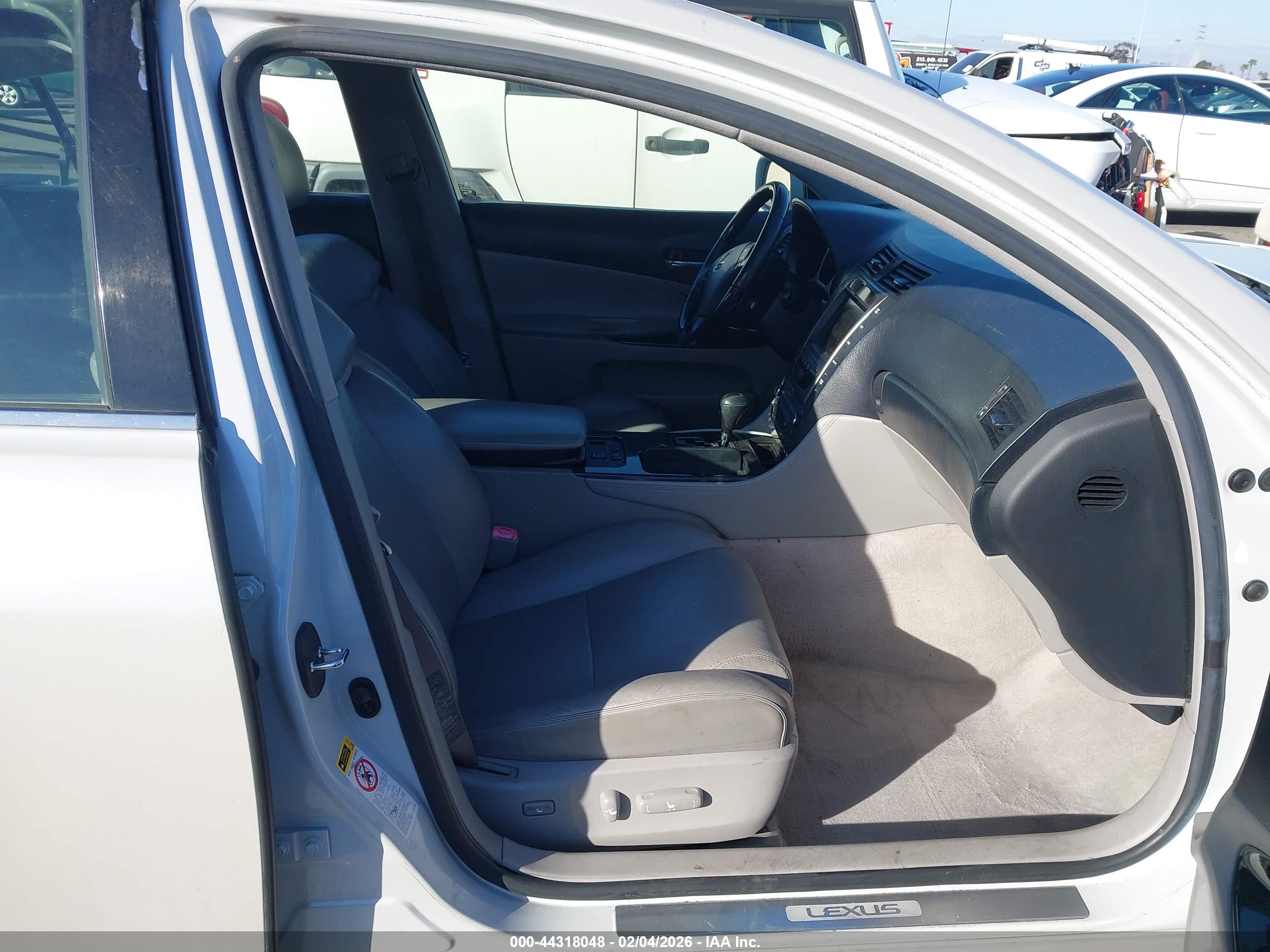 LEXUS GS image 5