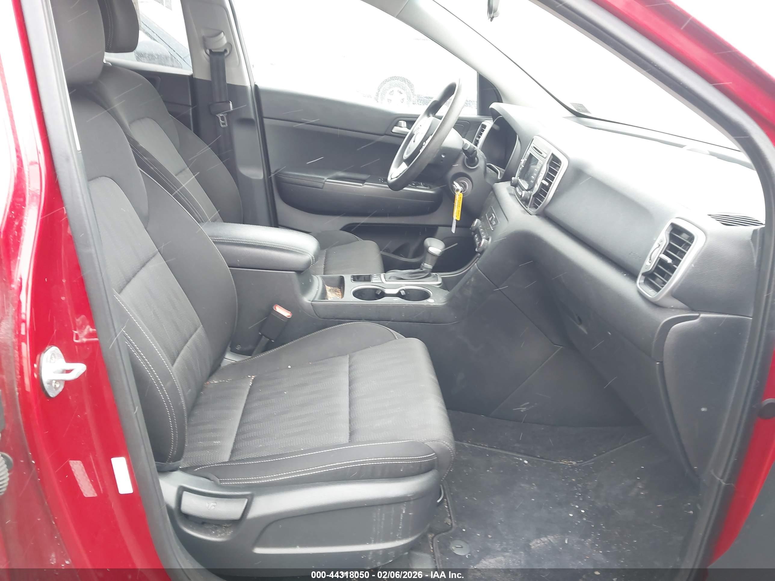 KIA SPORTAGE image 5
