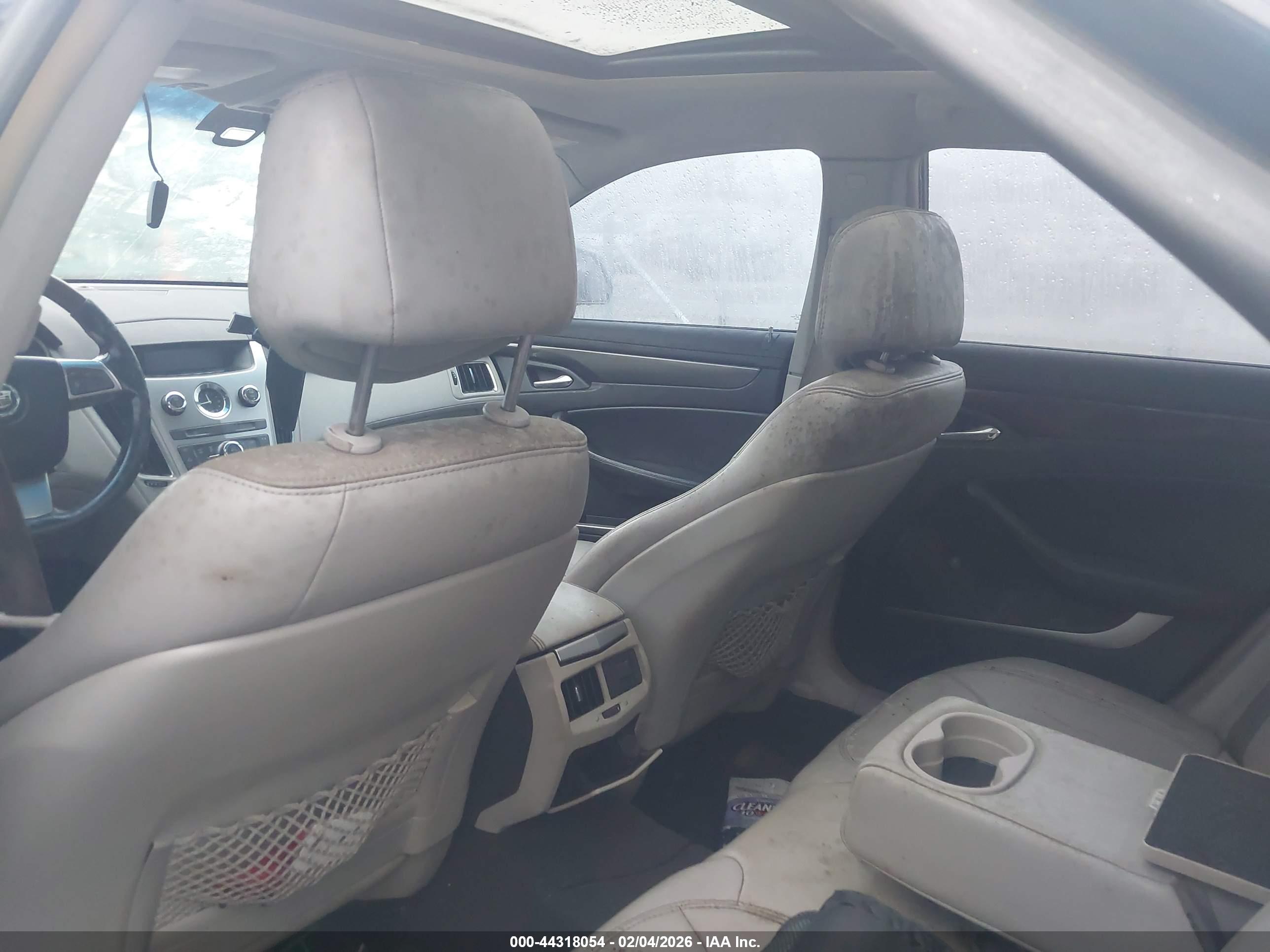 CADILLAC CTS image 8