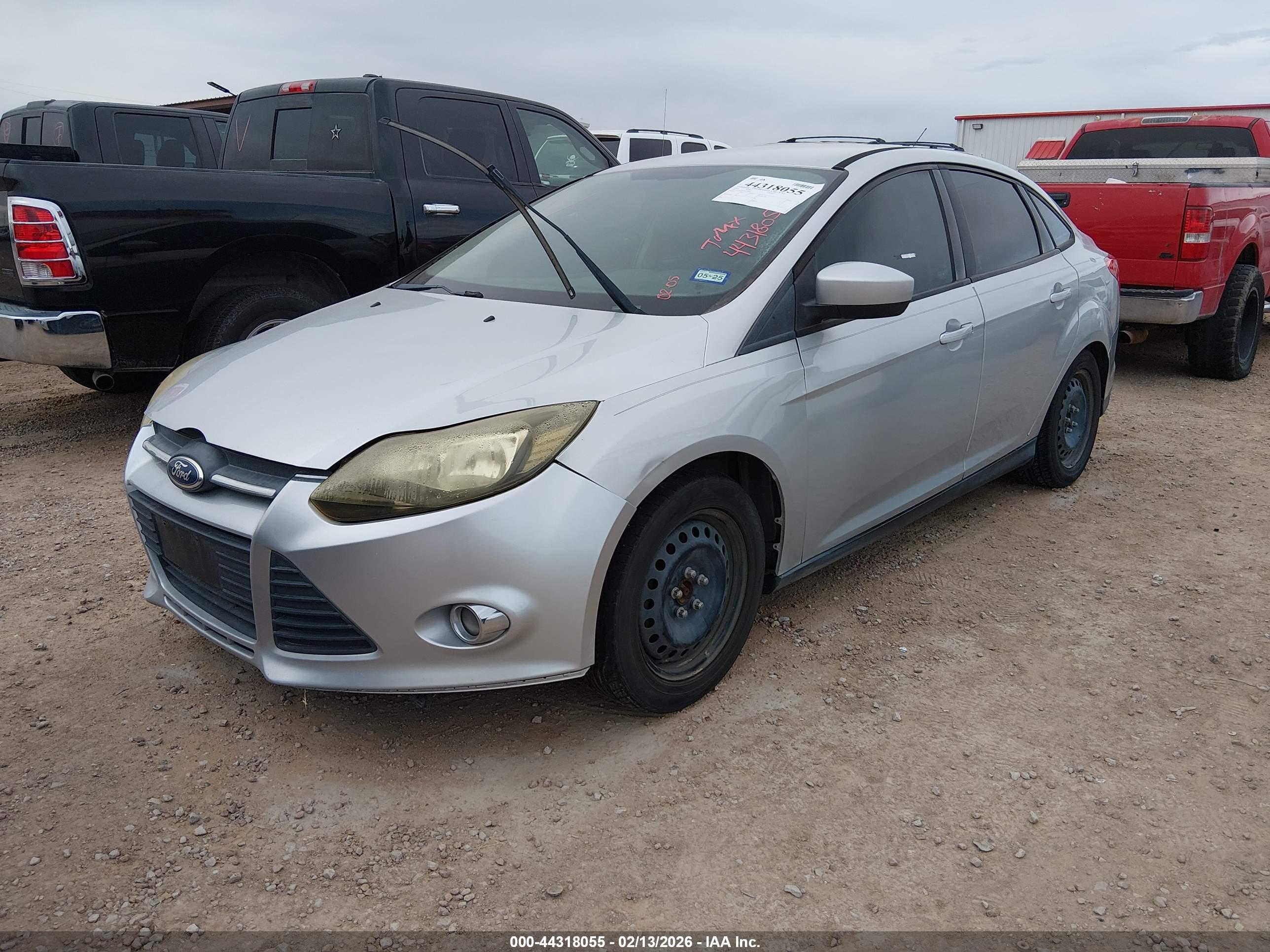 FORD FOCUS image 2