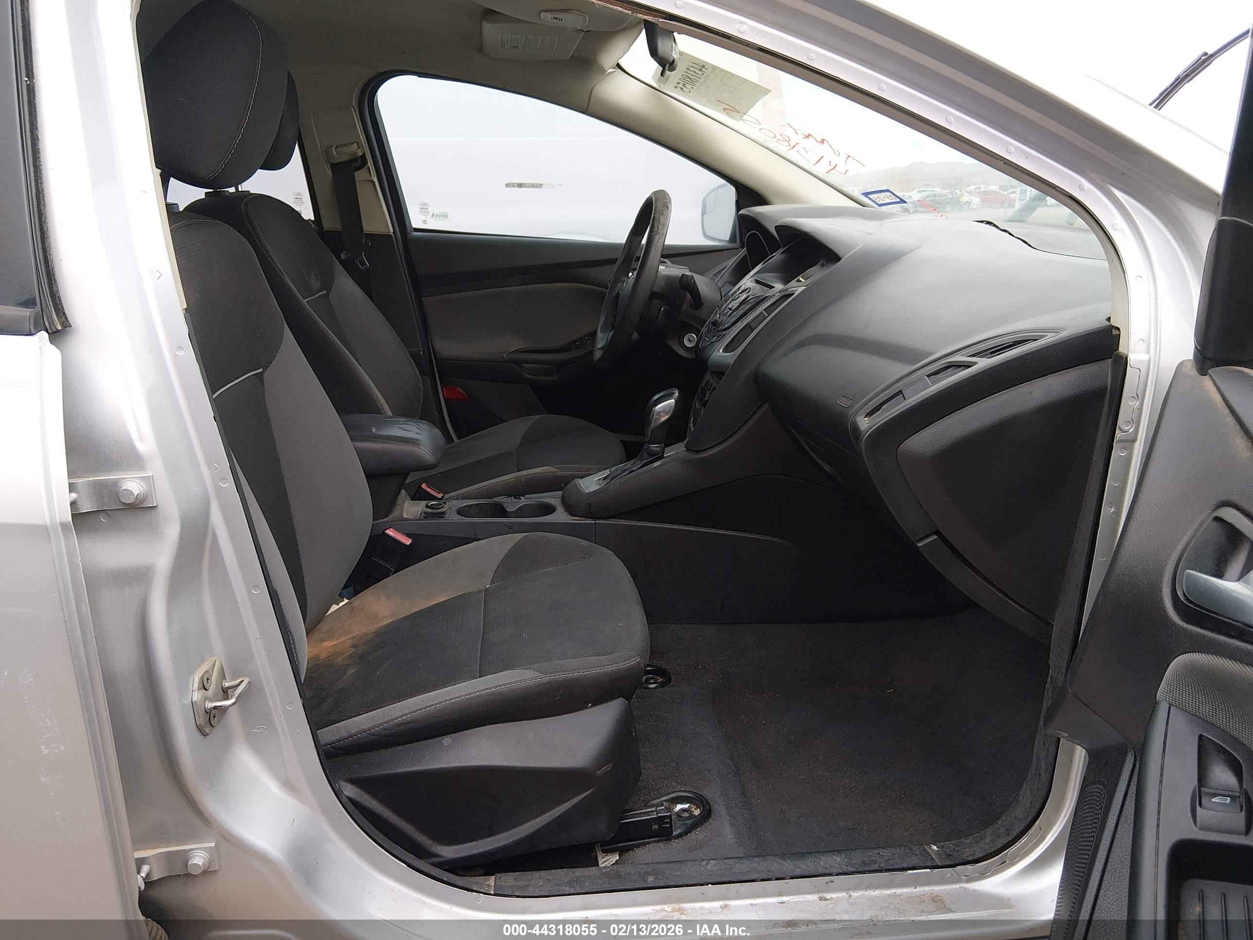 FORD FOCUS image 5