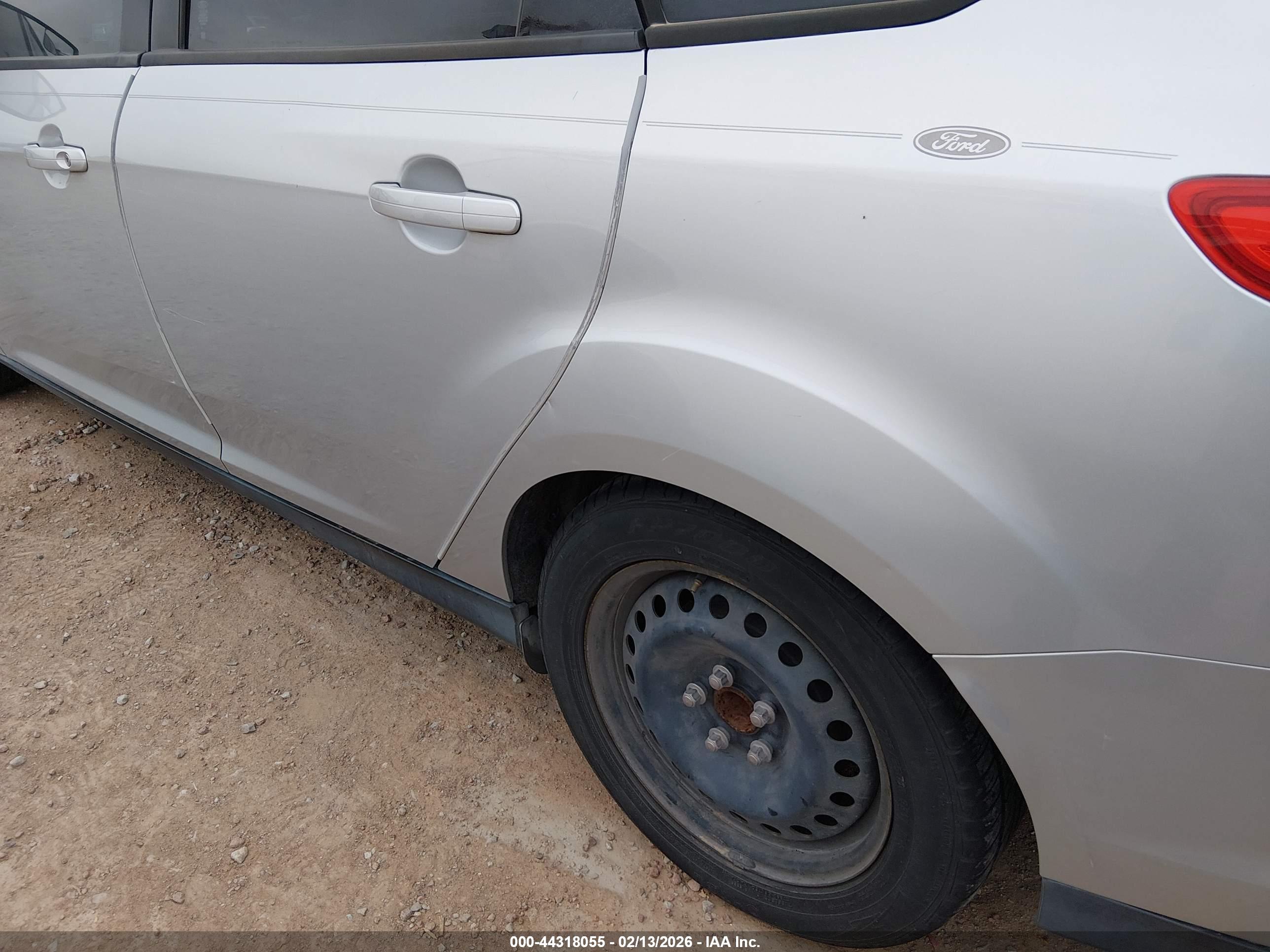 FORD FOCUS image 6