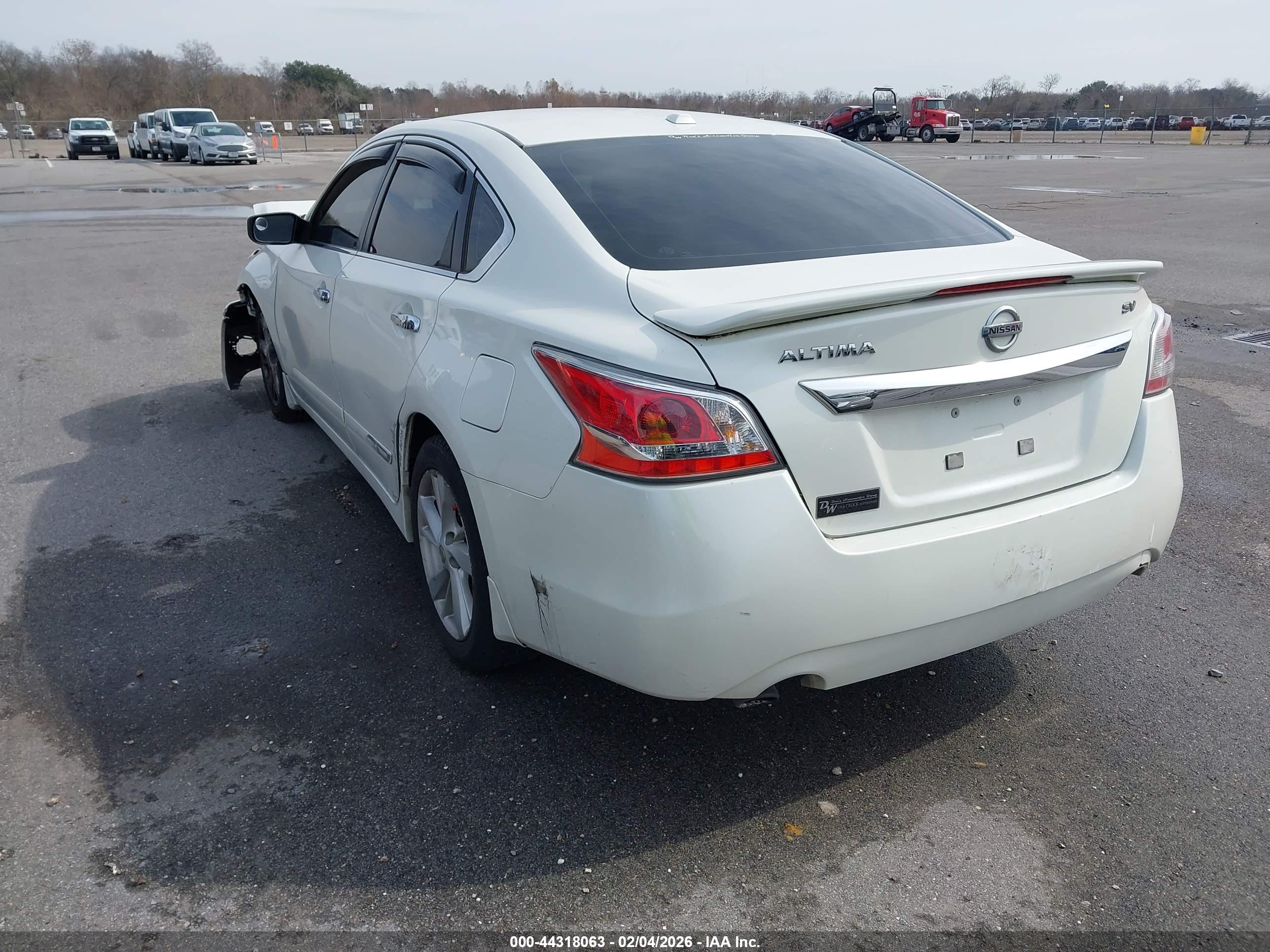 NISSAN ALTIMA image 3