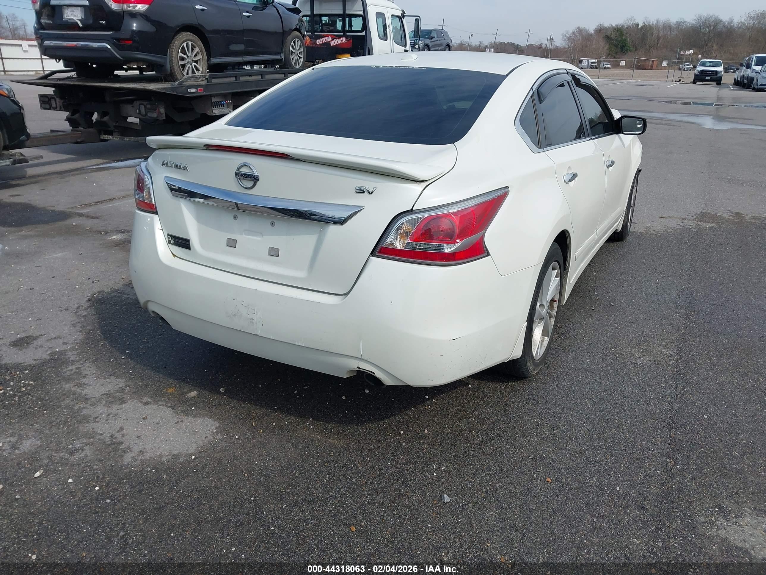 NISSAN ALTIMA image 4