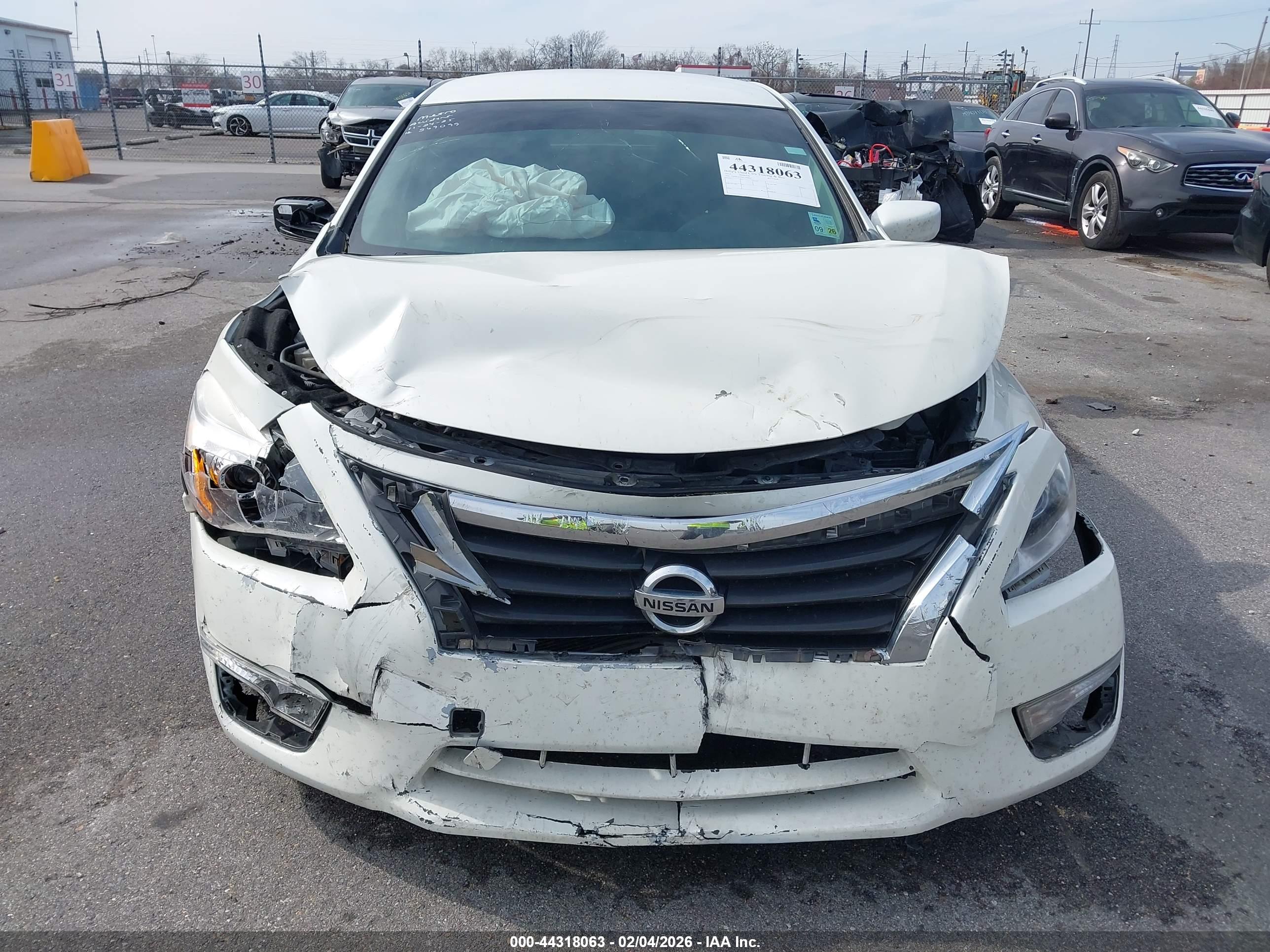 NISSAN ALTIMA image 6