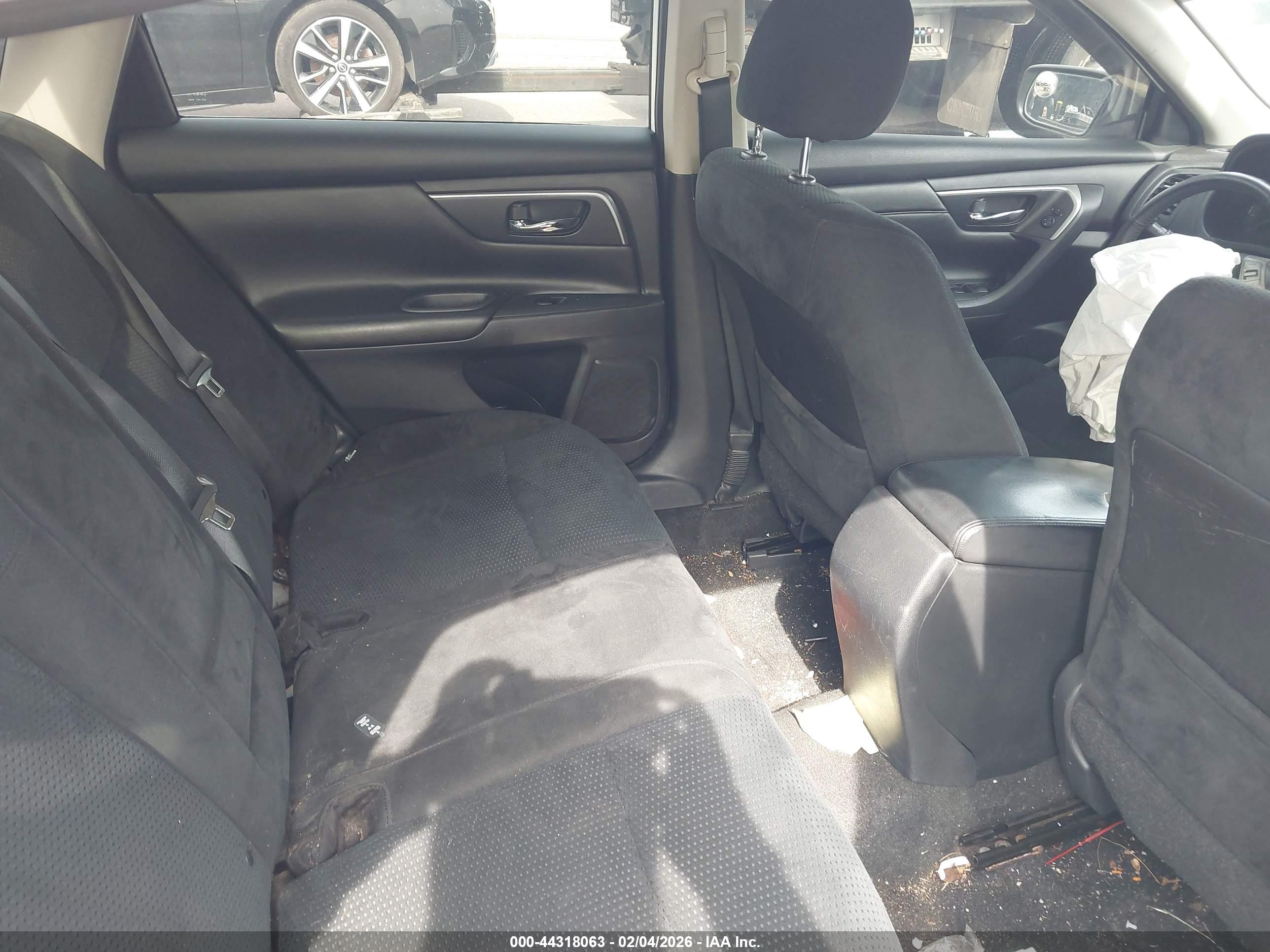 NISSAN ALTIMA image 8