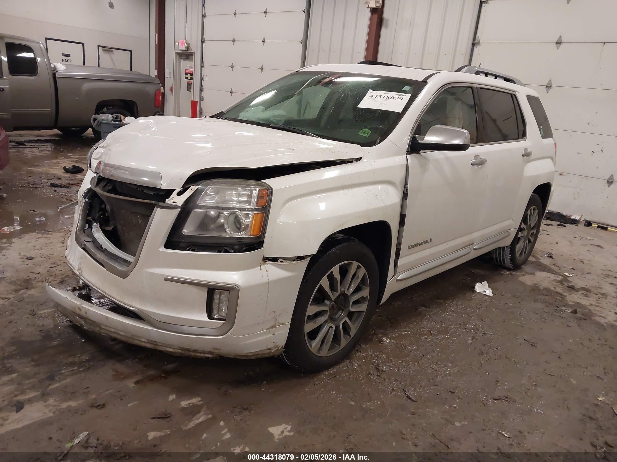 GMC TERRAIN image 2