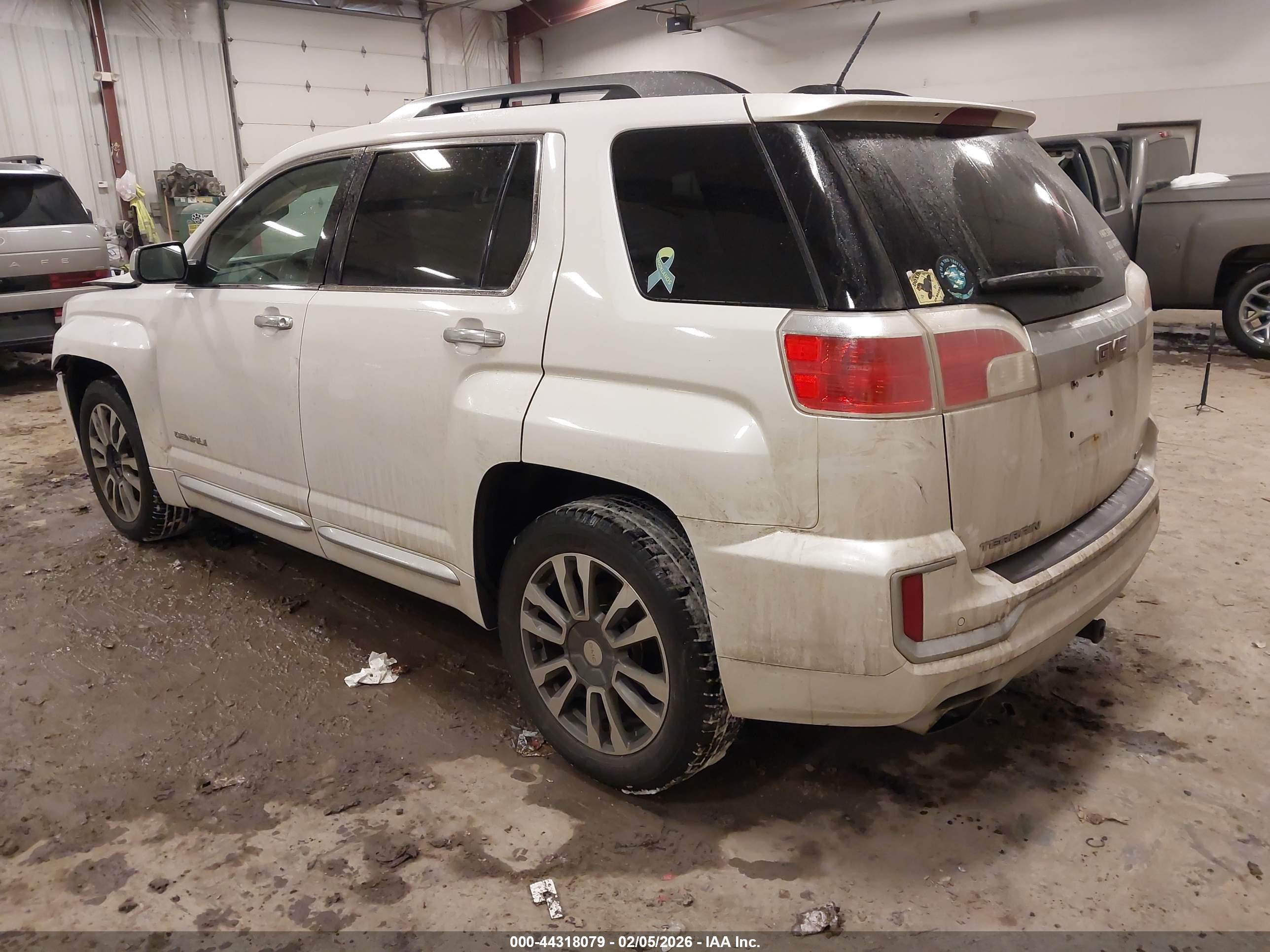 GMC TERRAIN image 3