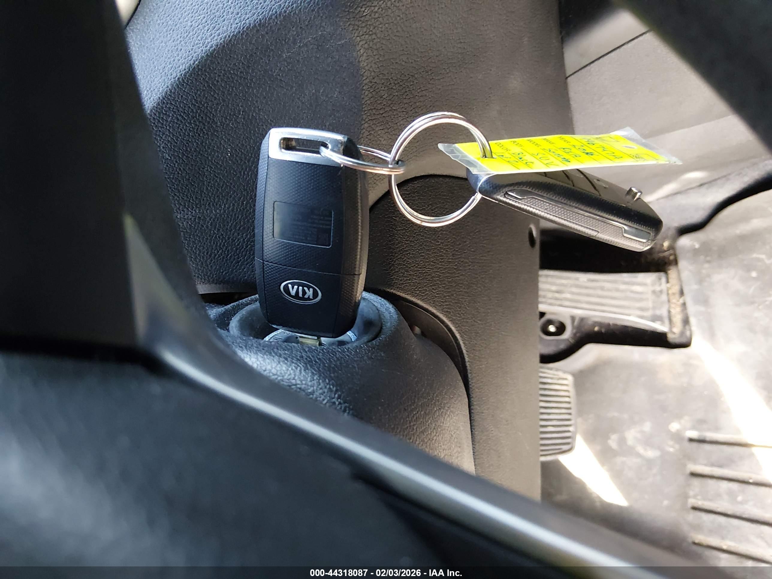 KIA SORENTO image 11