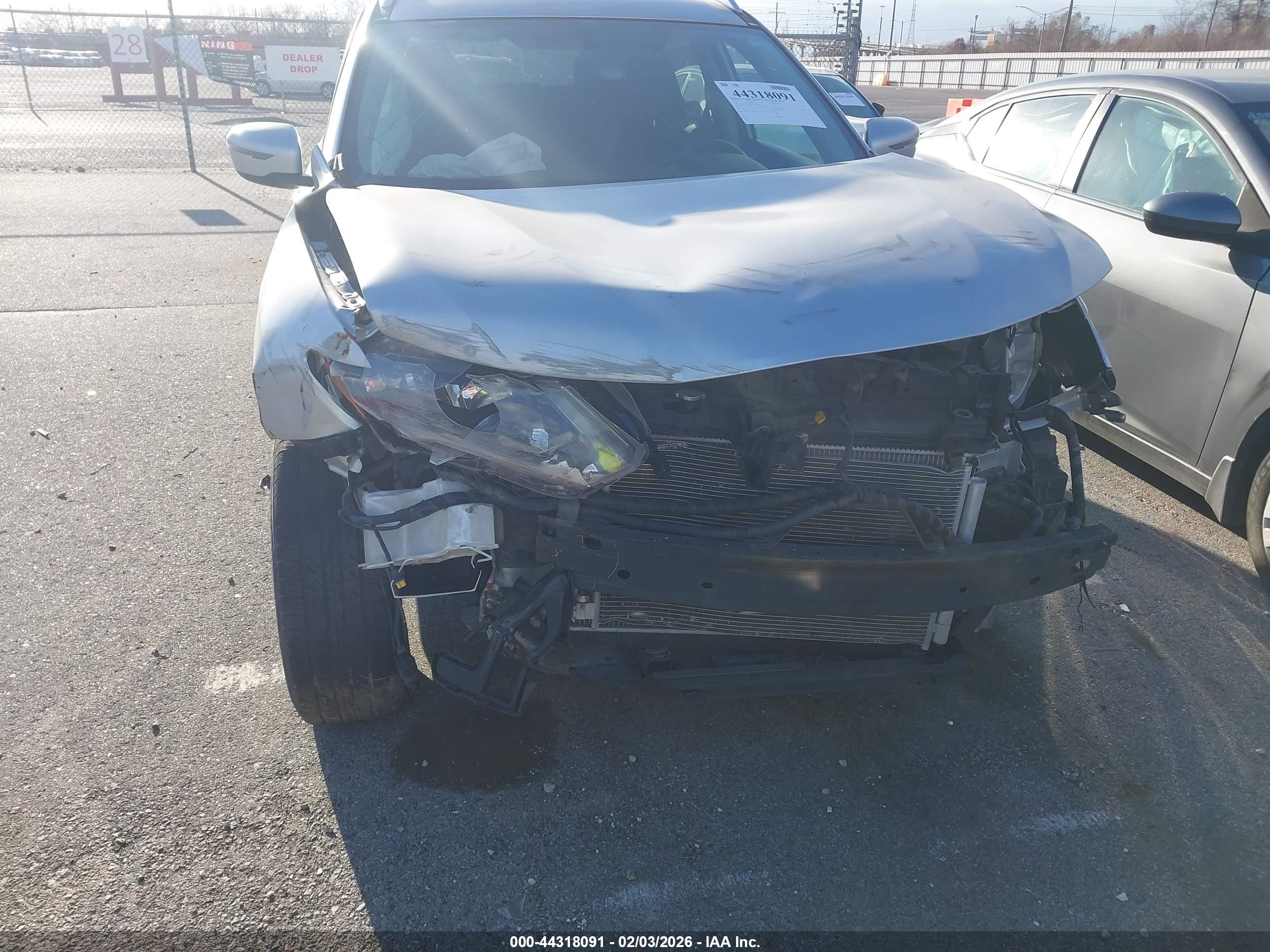 NISSAN ROGUE image 6