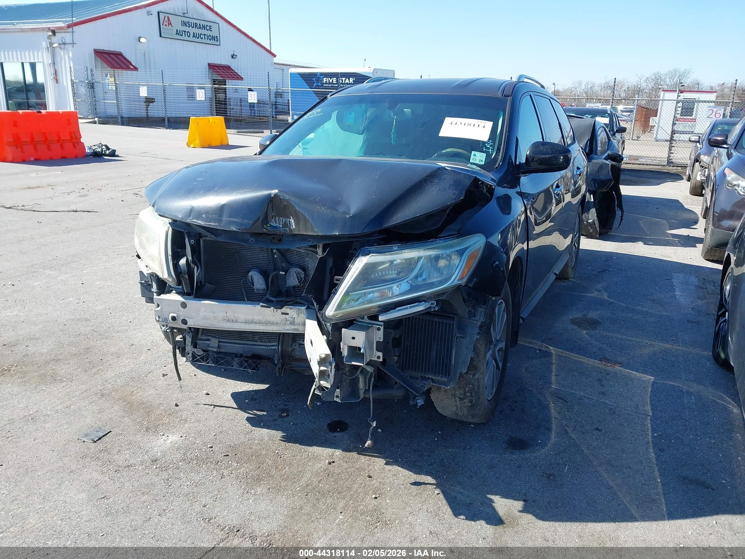 NISSAN PATHFINDER image 2
