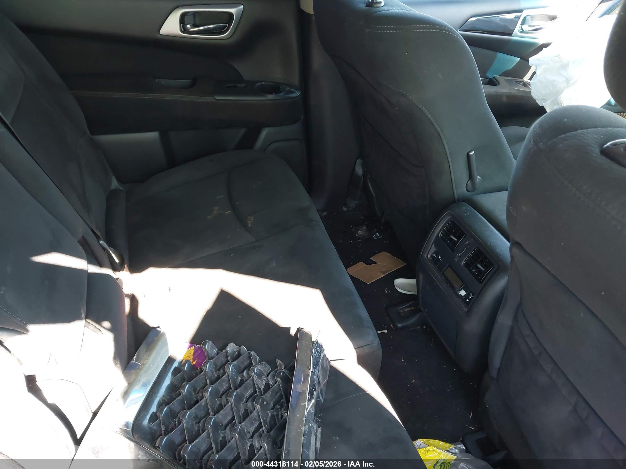 NISSAN PATHFINDER image 8