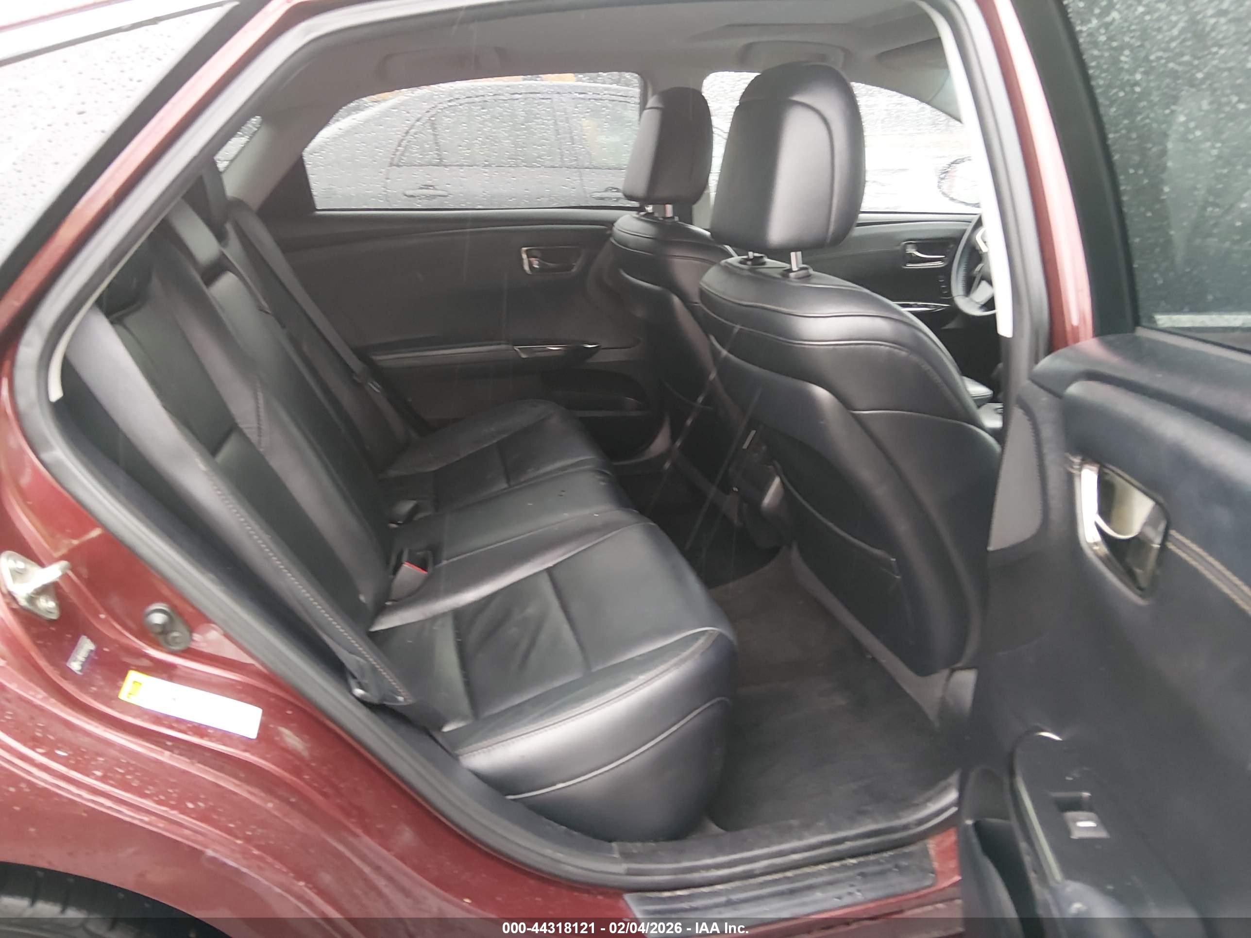 TOYOTA AVALON image 8