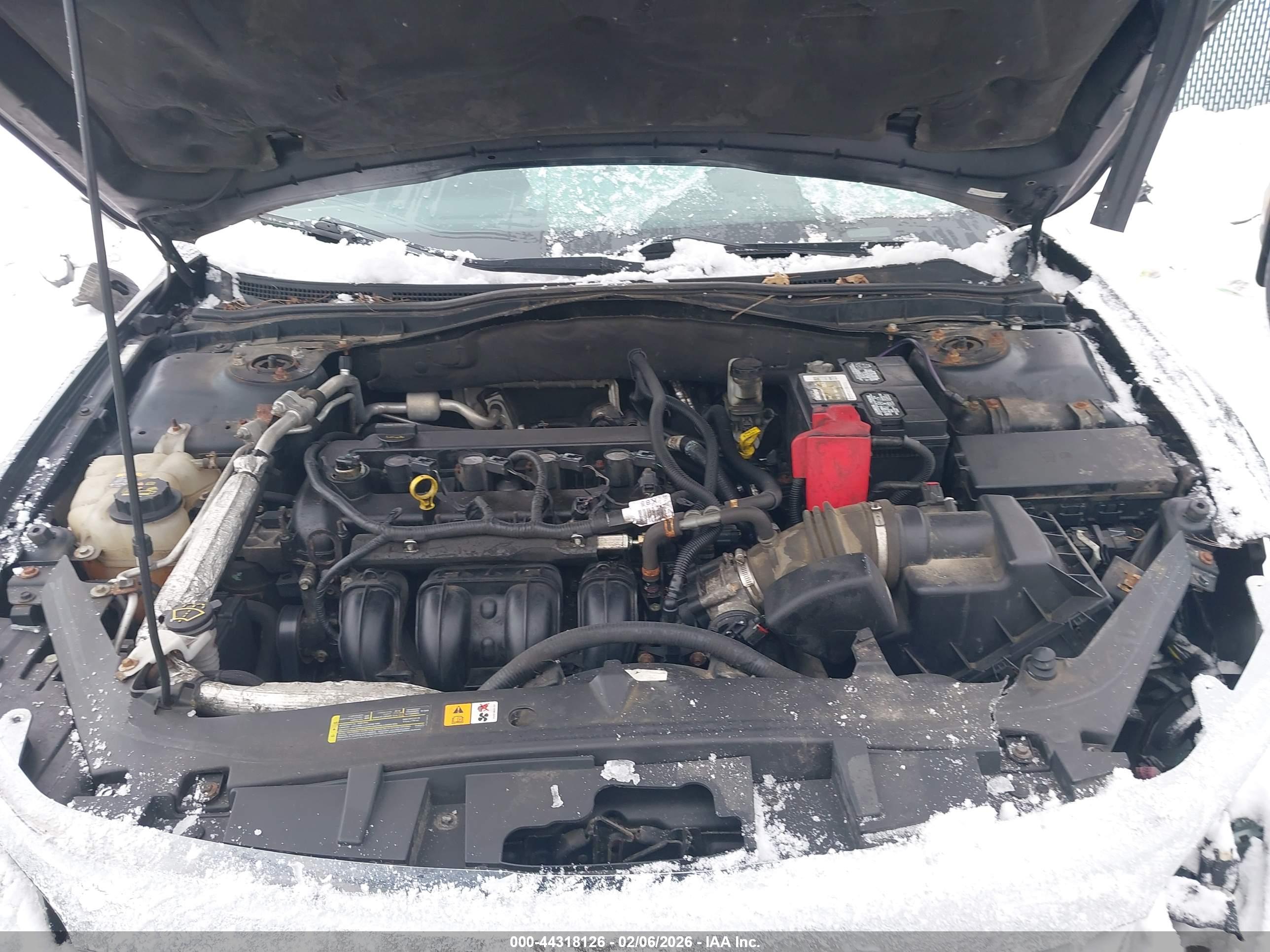 FORD FUSION image 10