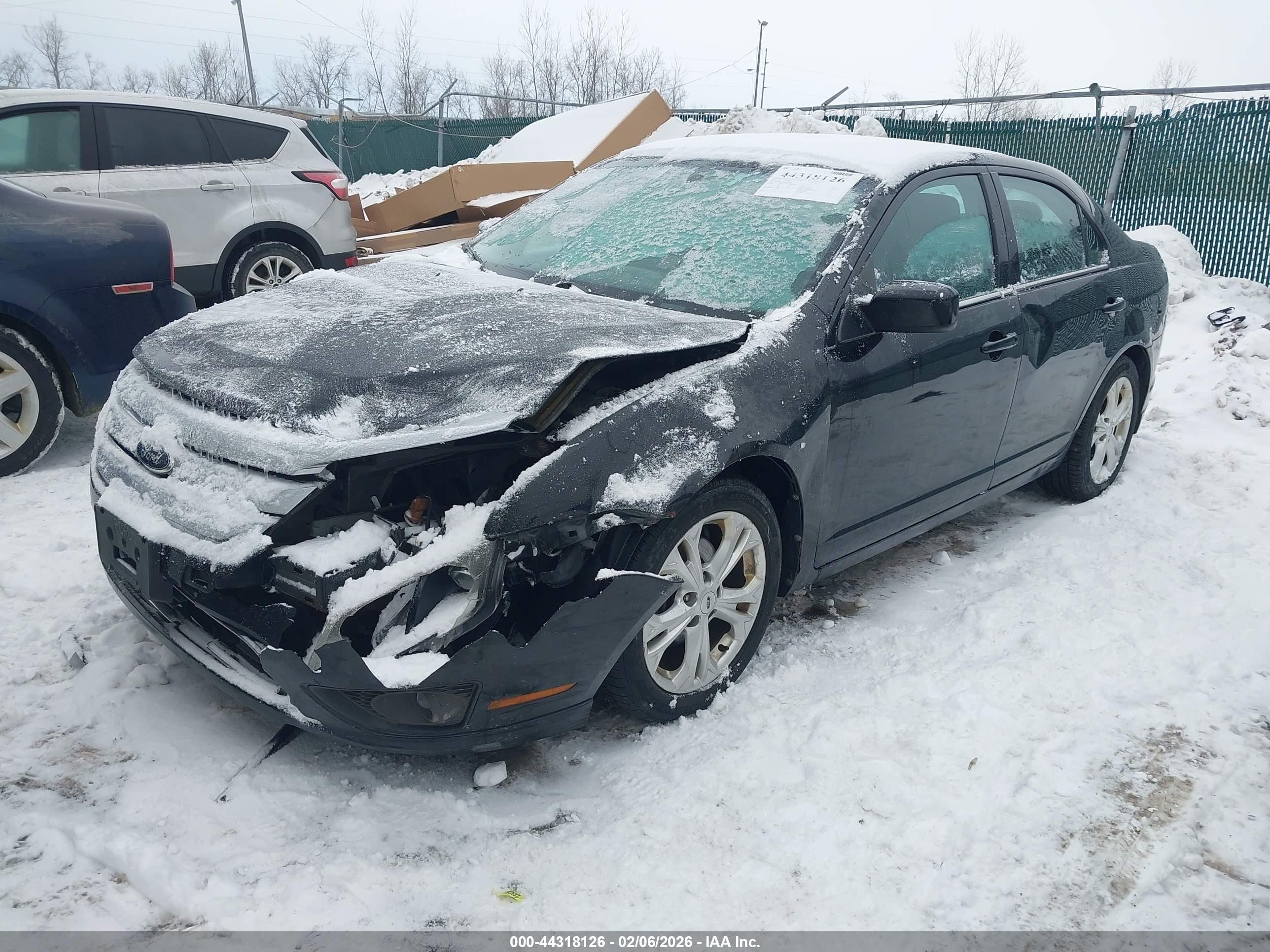 FORD FUSION image 2