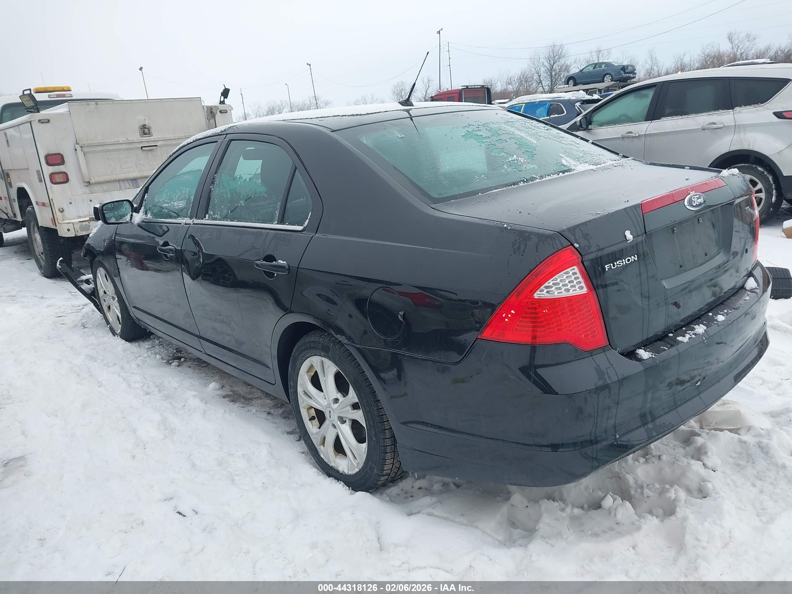 FORD FUSION image 3