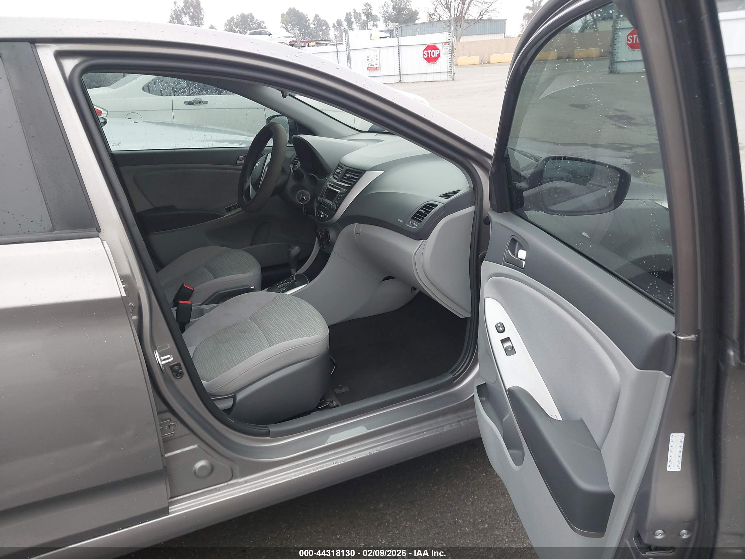HYUNDAI ACCENT image 5