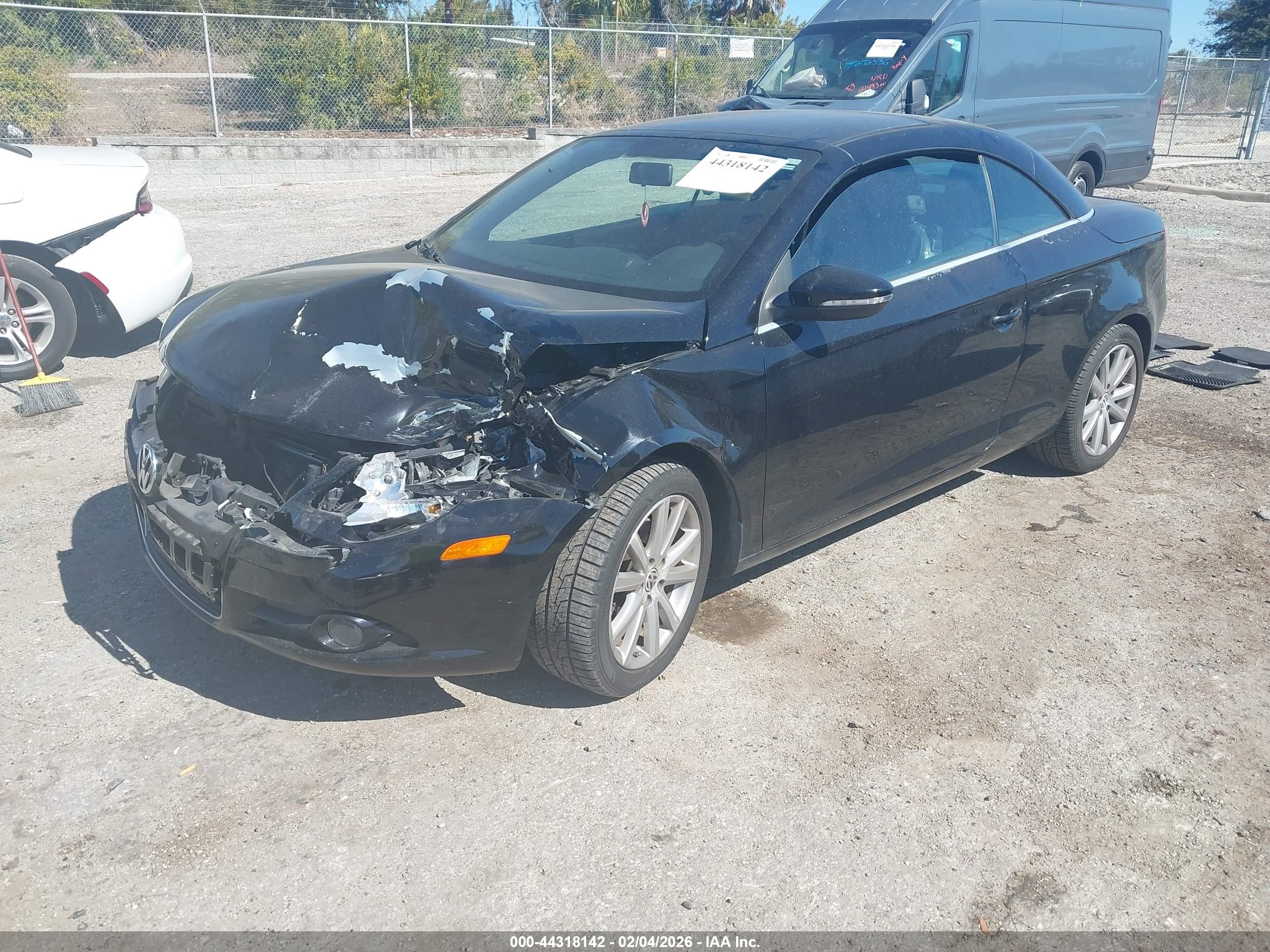 VOLKSWAGEN EOS image 2