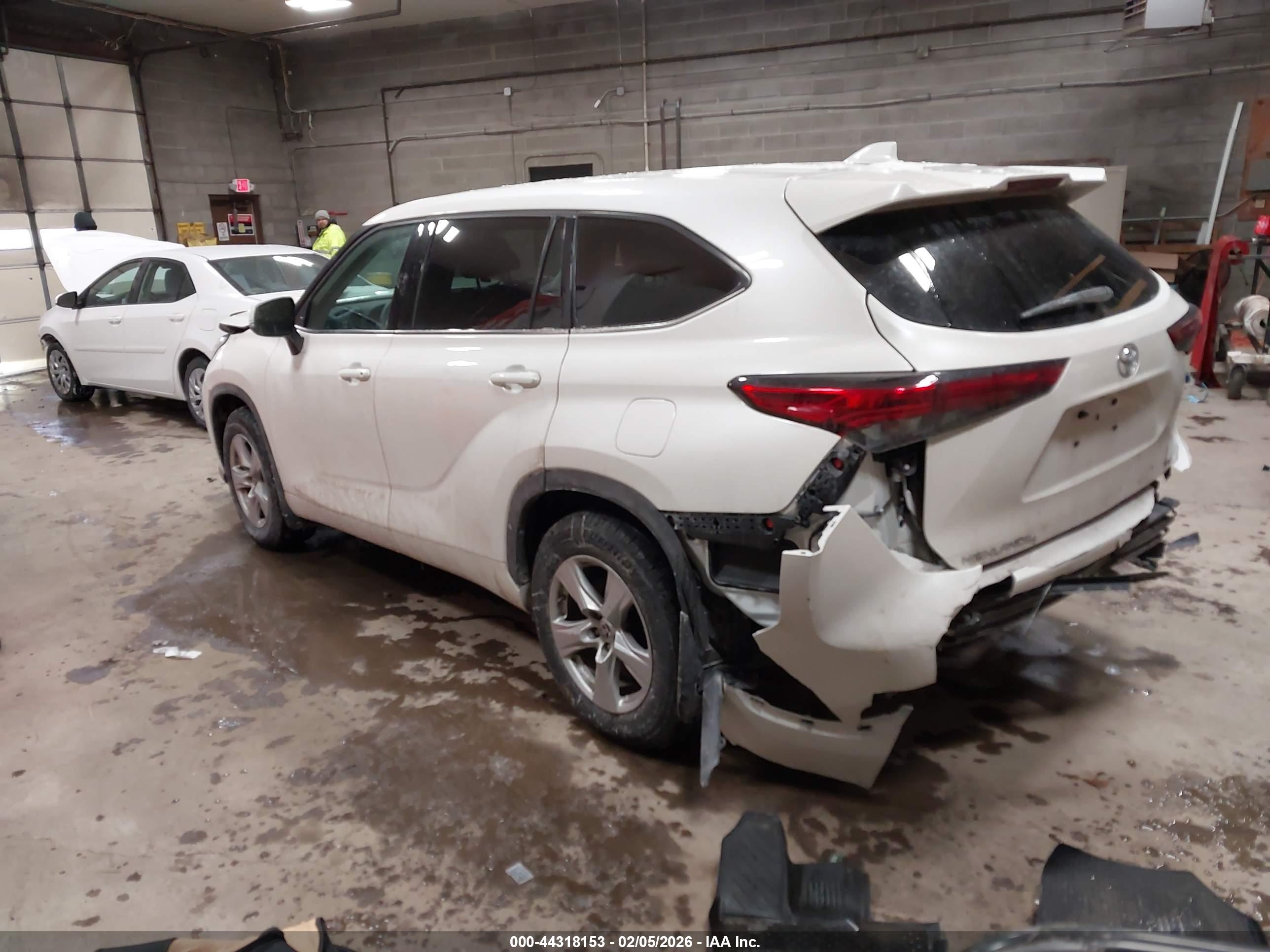 TOYOTA HIGHLANDER image 3