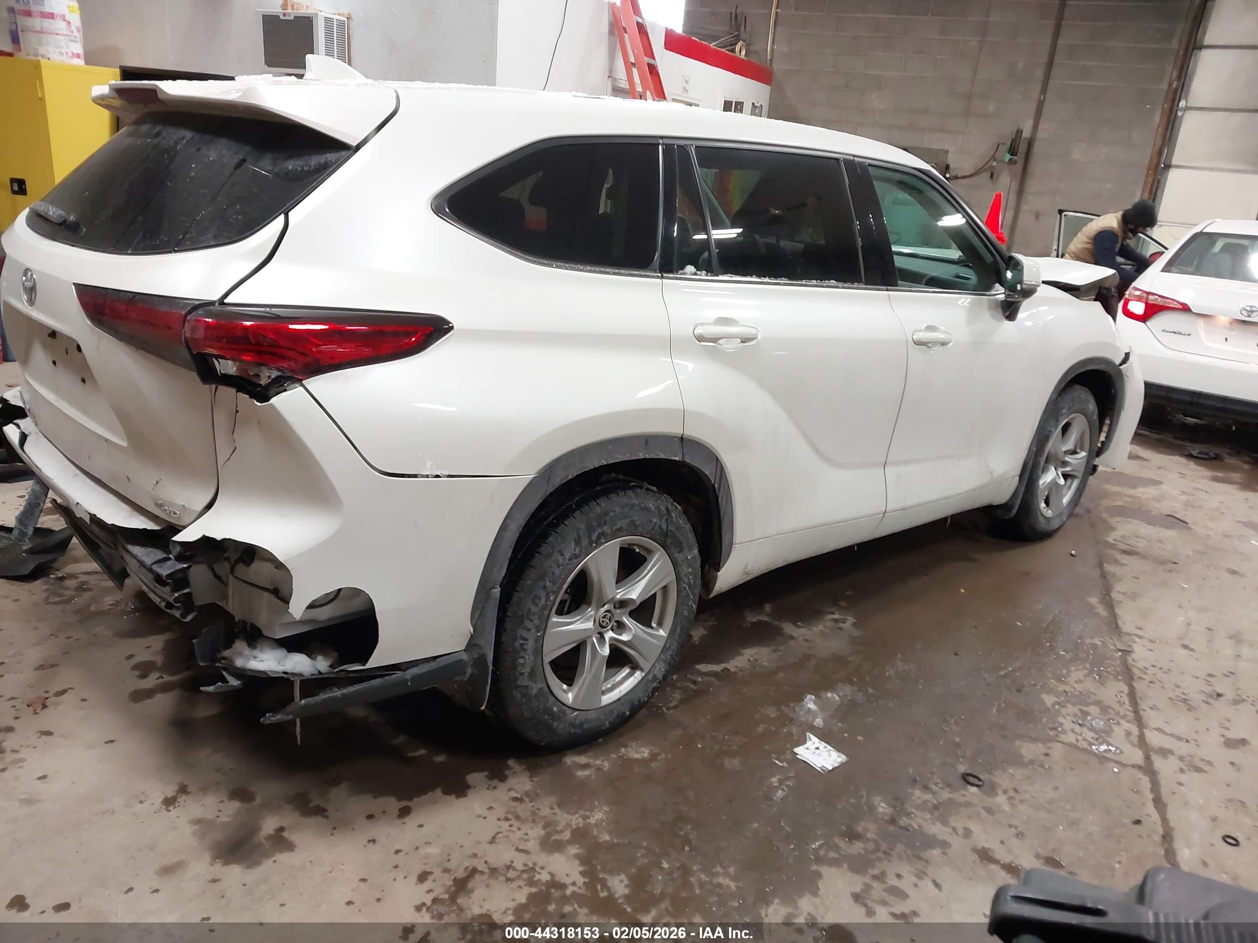 TOYOTA HIGHLANDER image 4