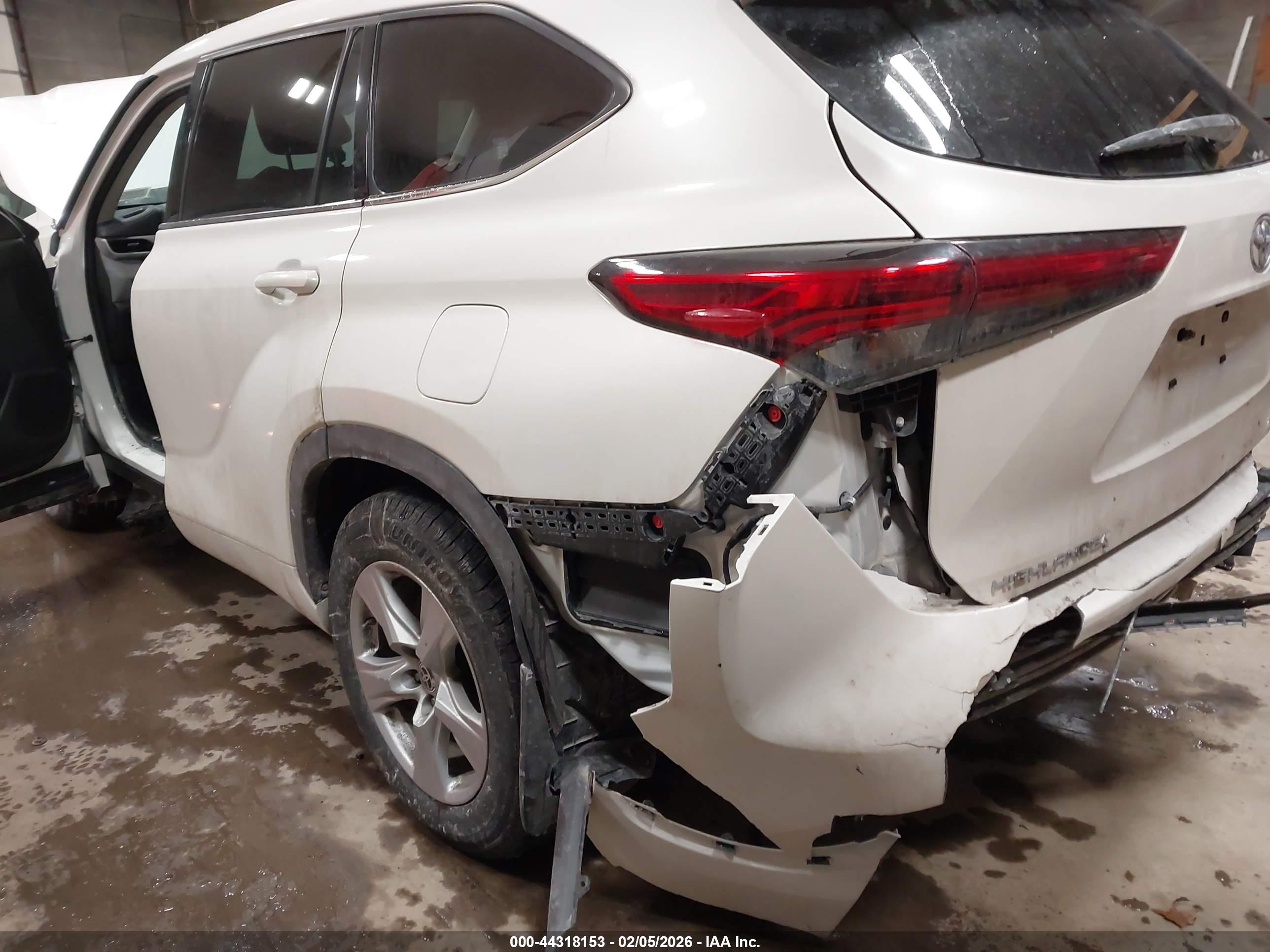 TOYOTA HIGHLANDER image 6