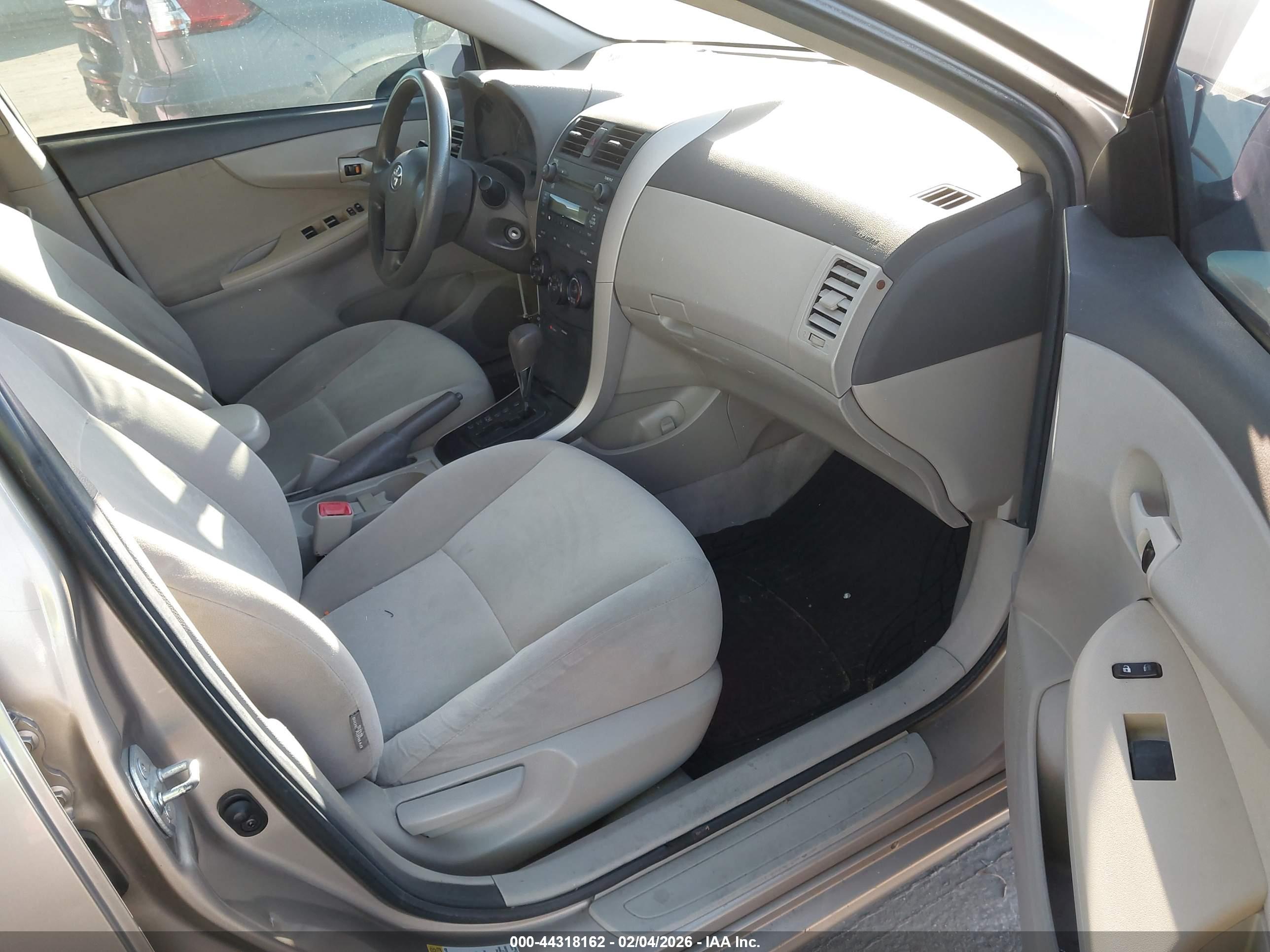 TOYOTA COROLLA image 5