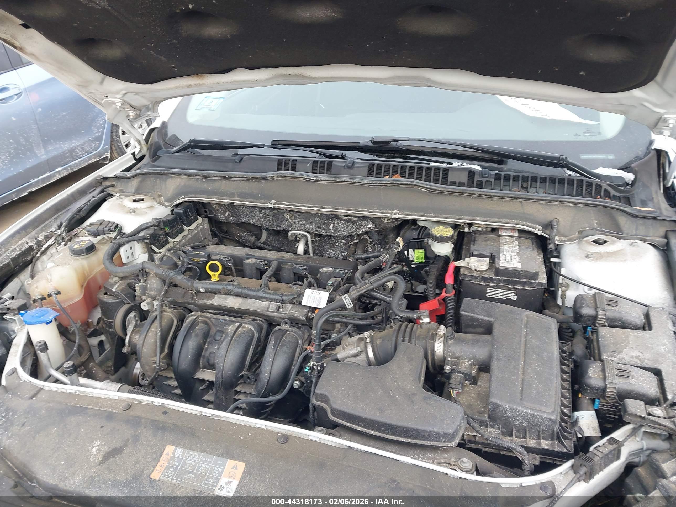 FORD FUSION image 10