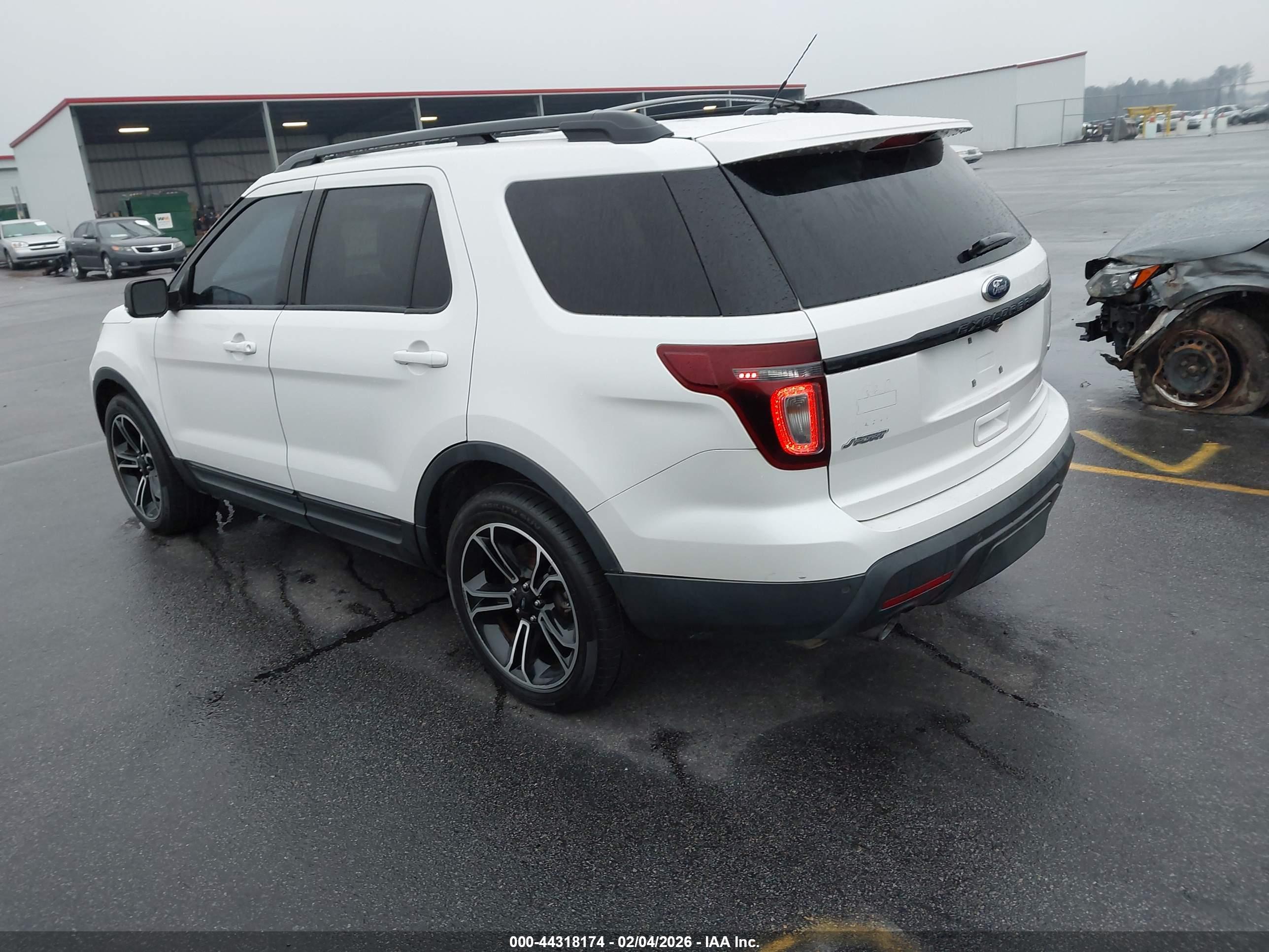 FORD EXPLORER image 3