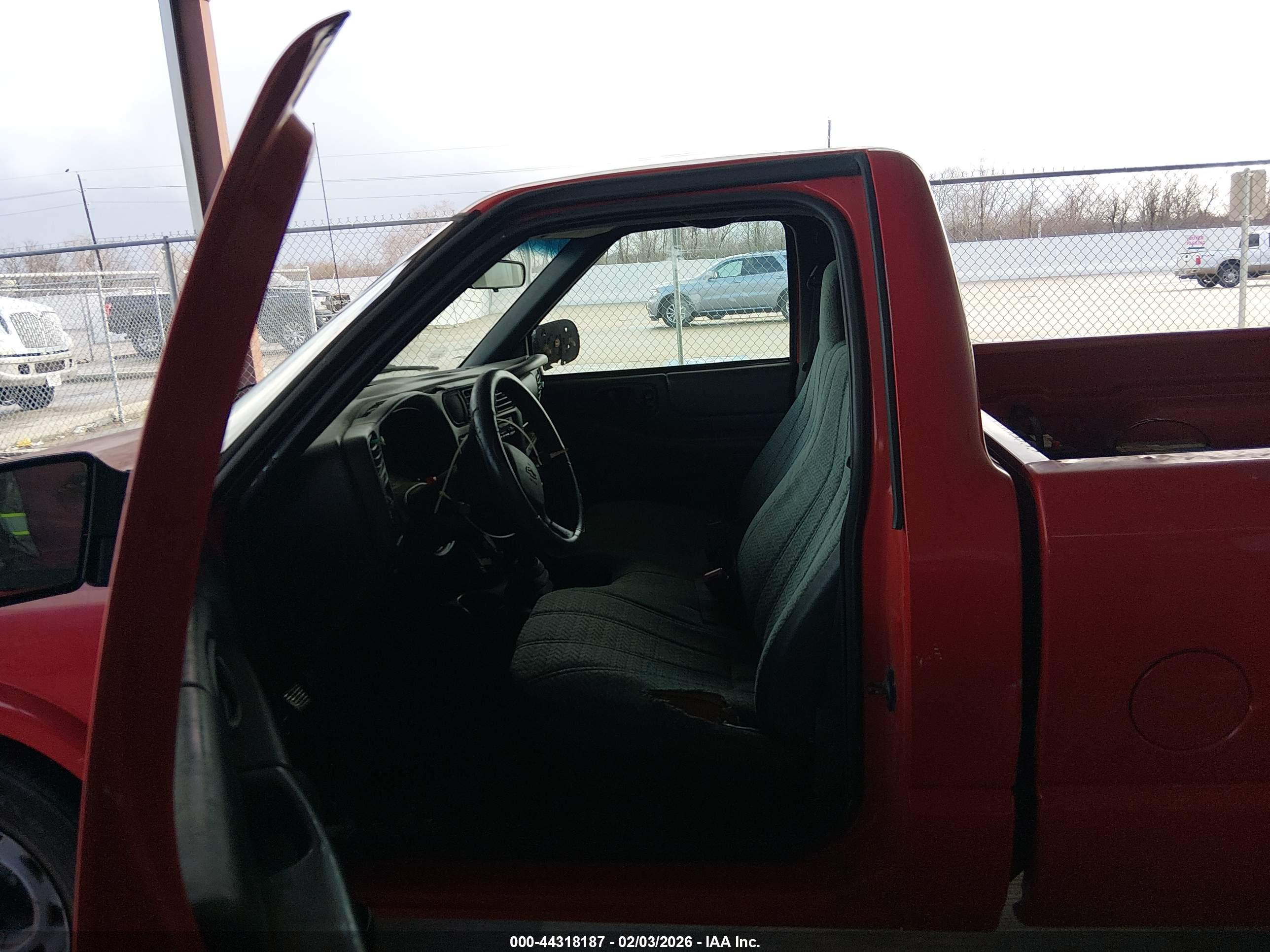CHEVROLET S-10 image 8
