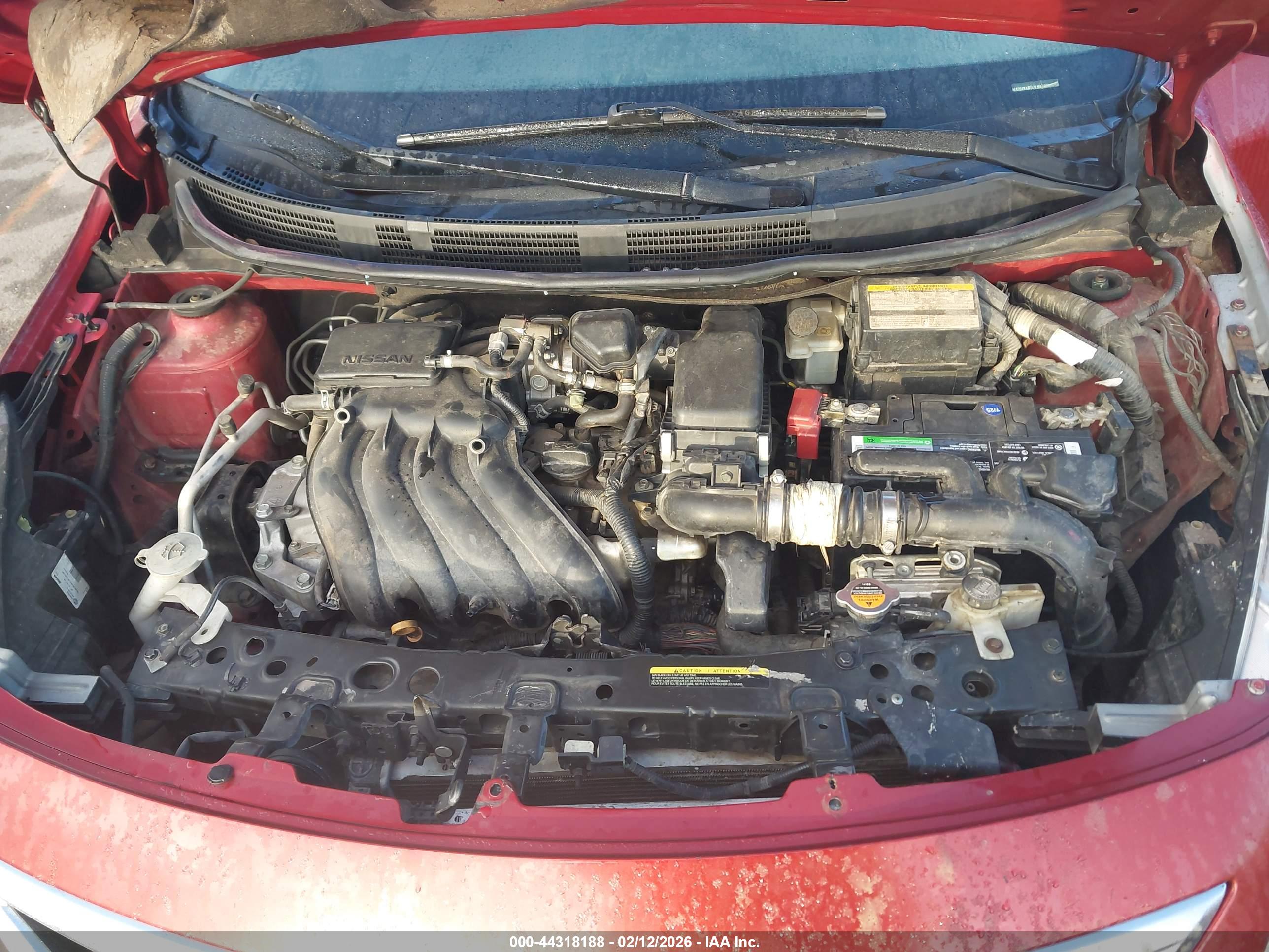 NISSAN VERSA image 10