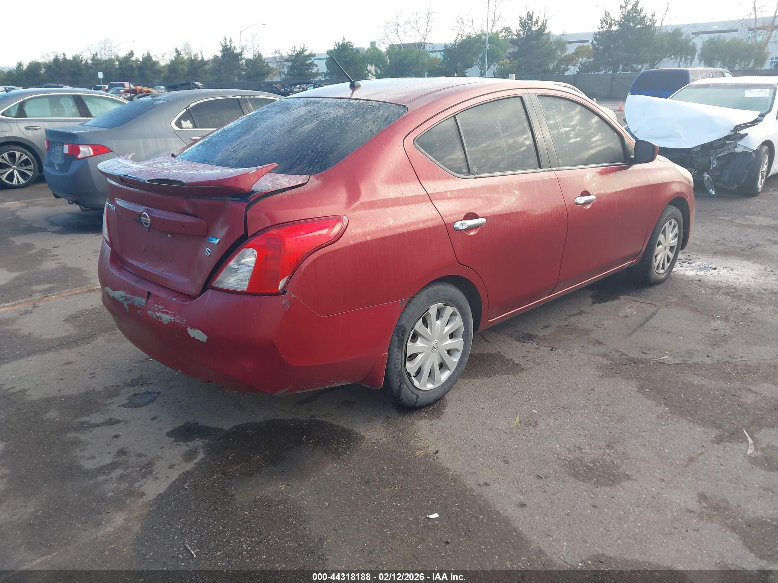 NISSAN VERSA image 4