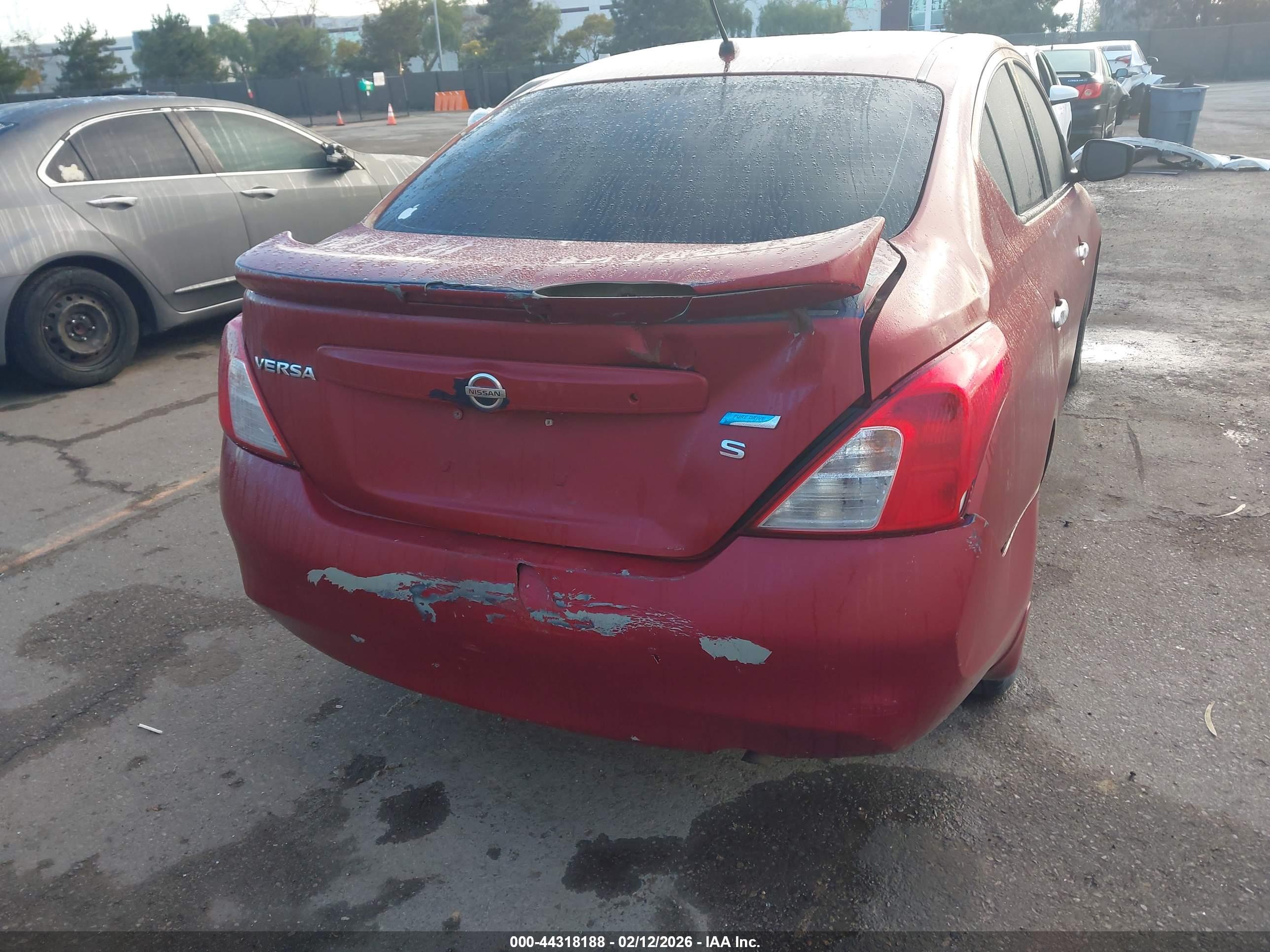 NISSAN VERSA image 6