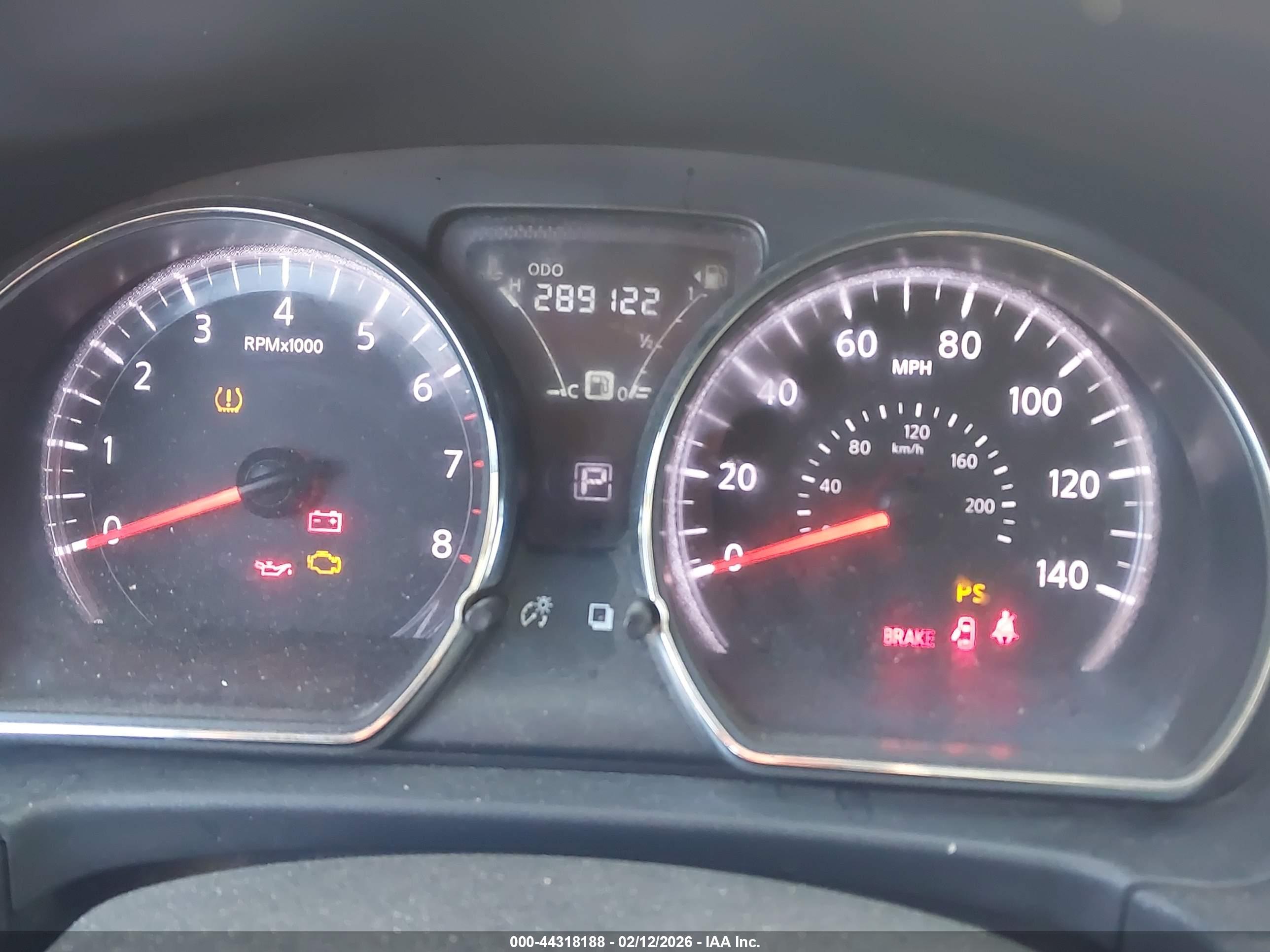 NISSAN VERSA image 7
