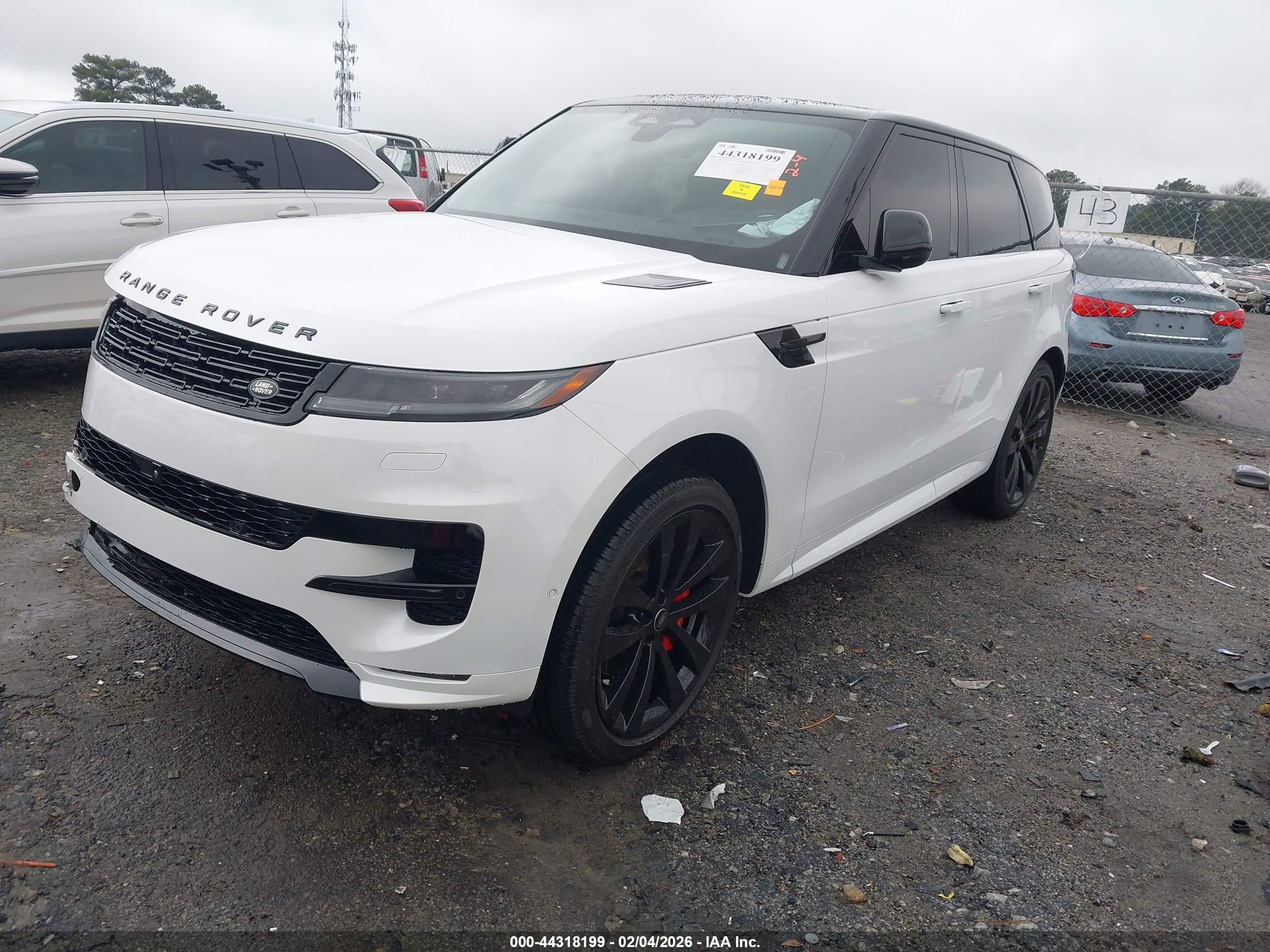 LAND ROVER image 2