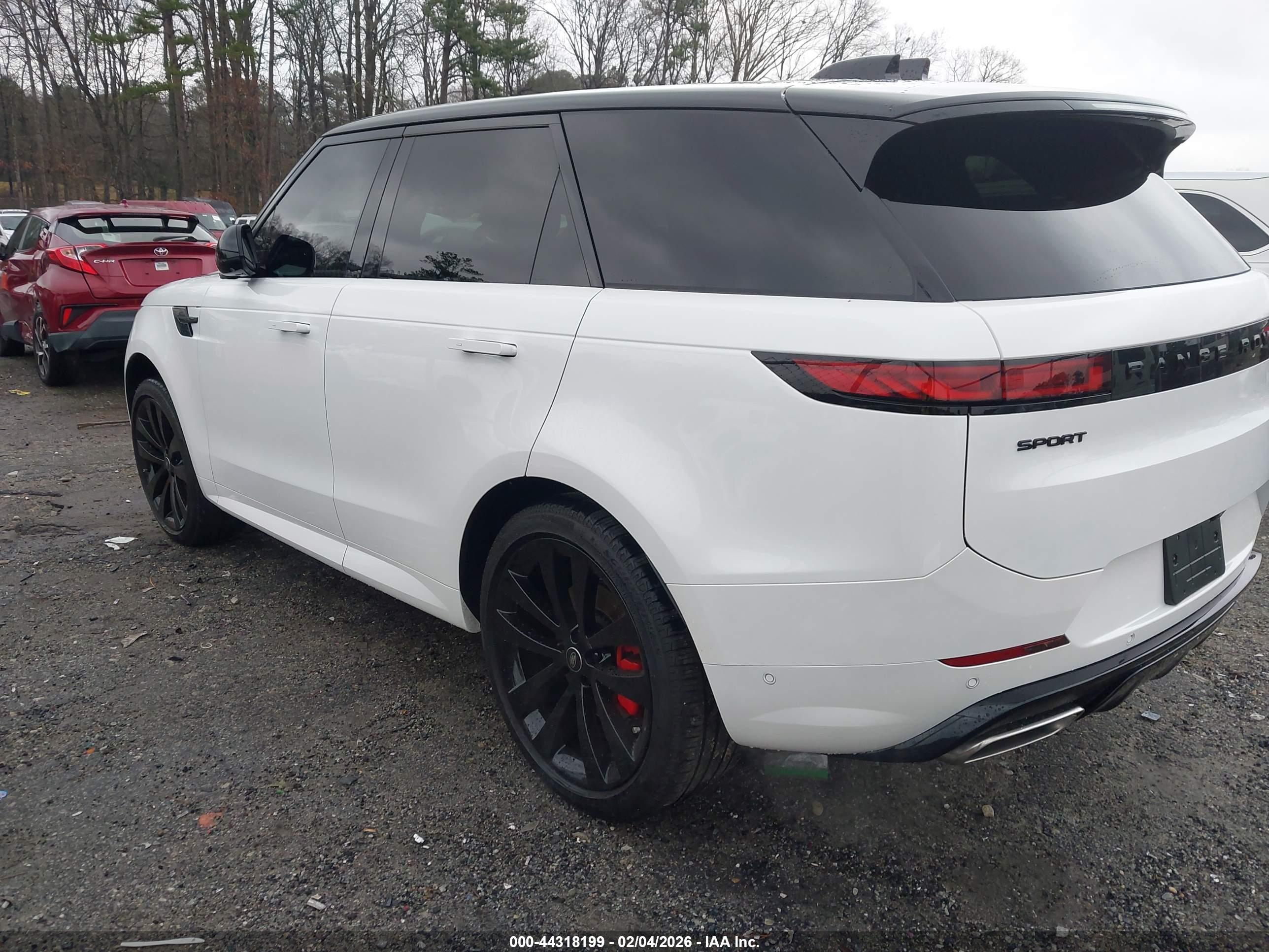 LAND ROVER image 3