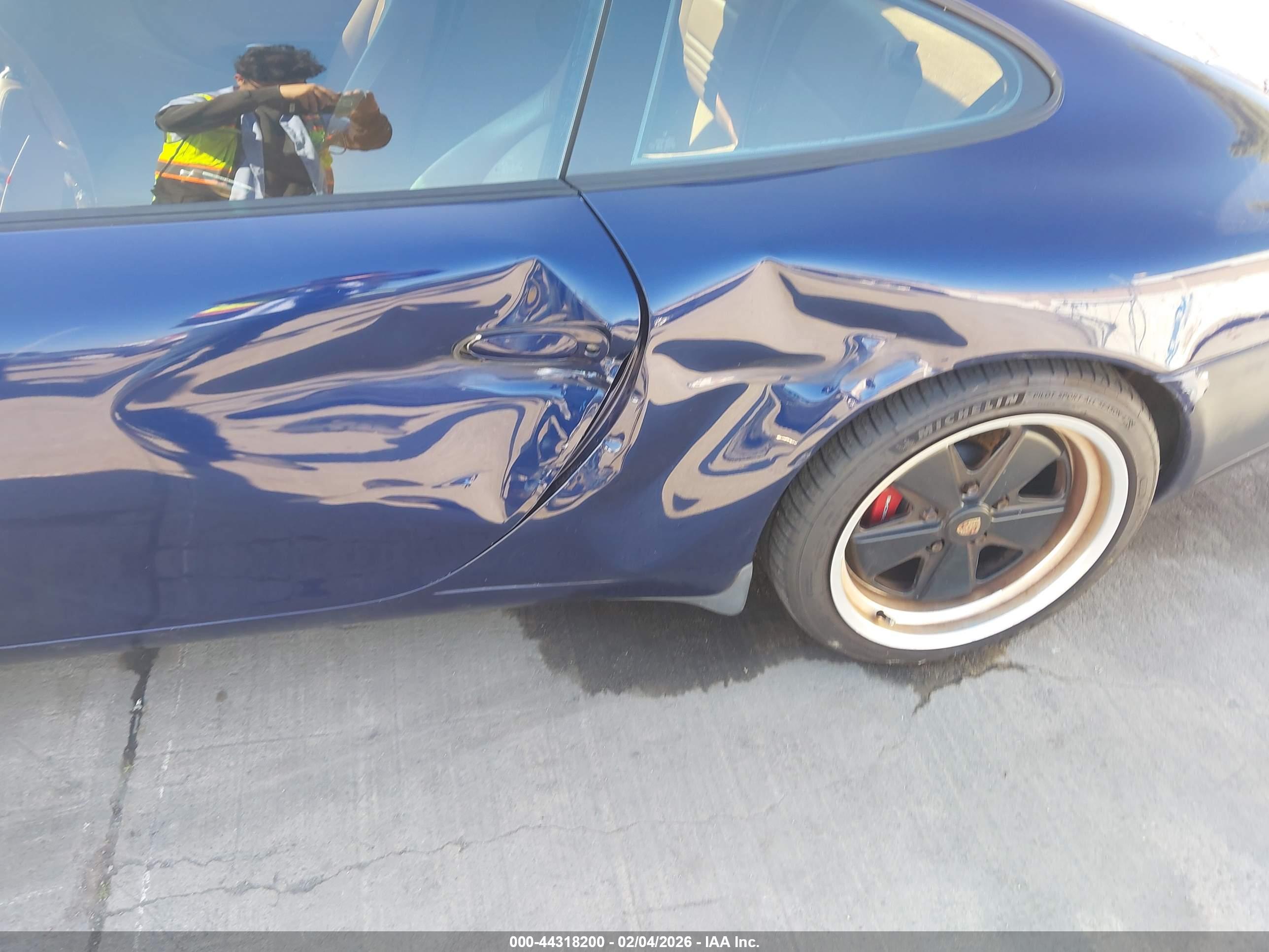 PORSCHE 911 image 6
