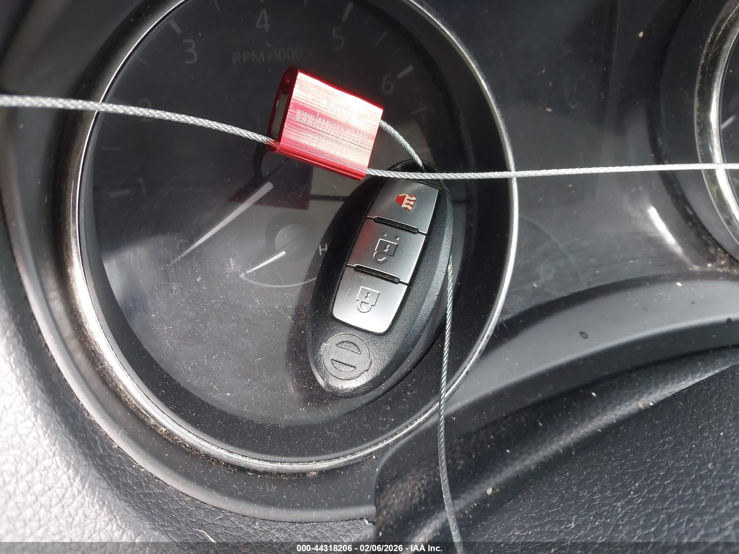 NISSAN ROGUE image 11