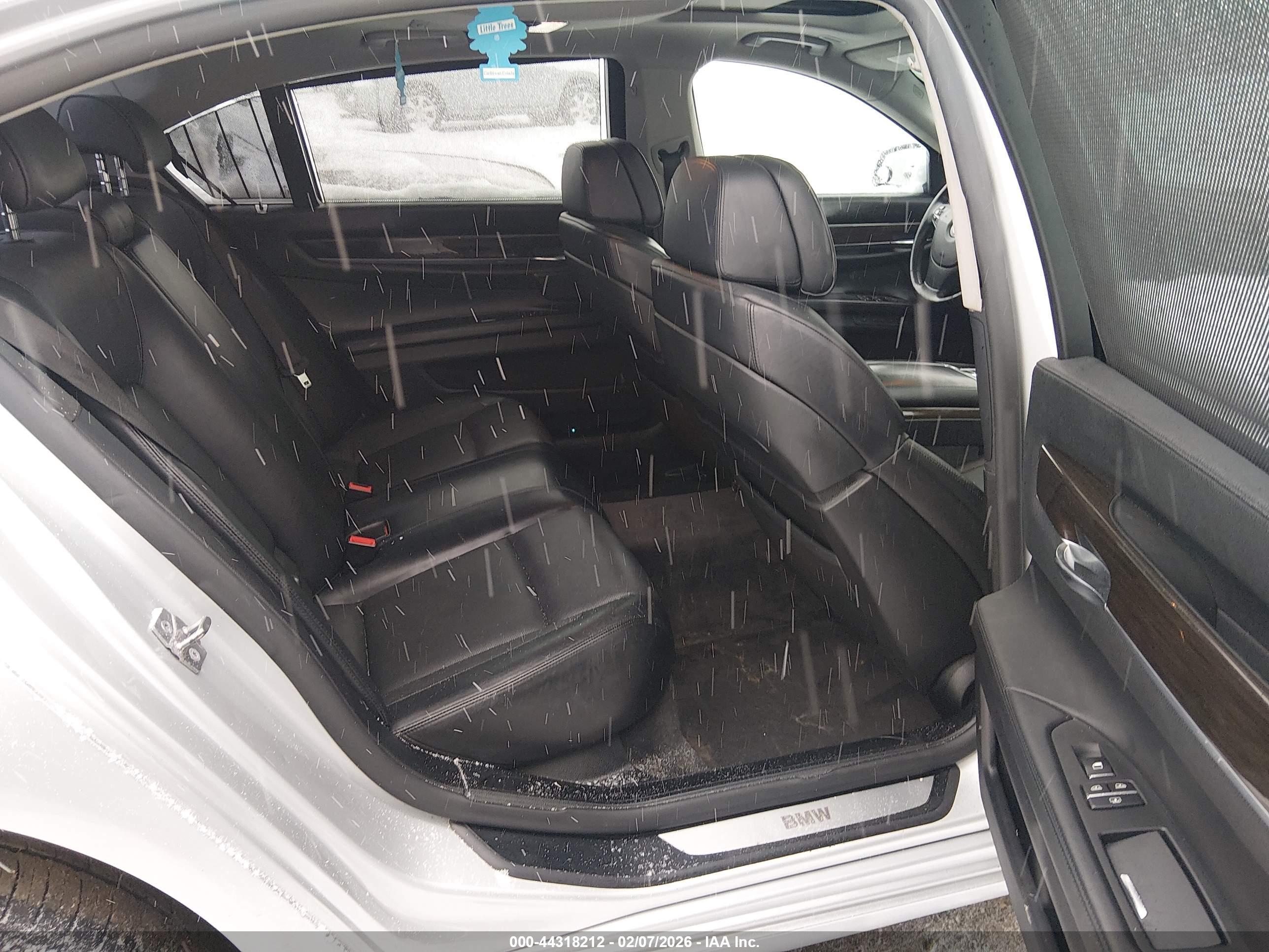 BMW 750LI image 8