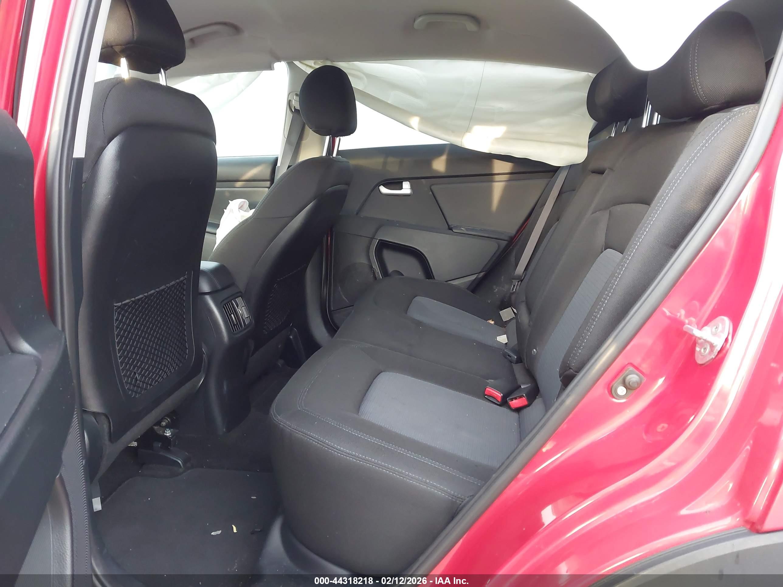 KIA SPORTAGE image 8