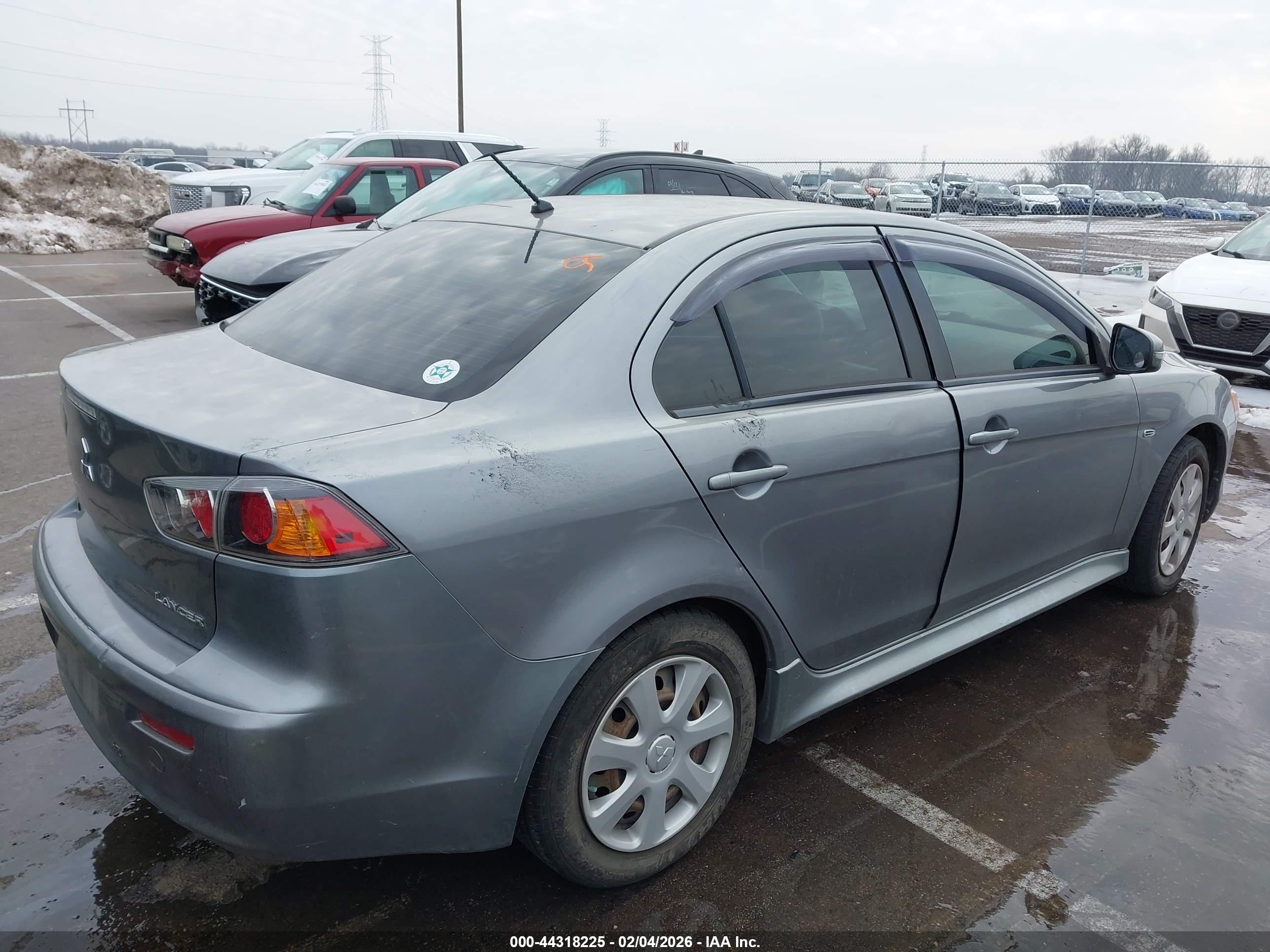 MITSUBISHI LANCER image 4