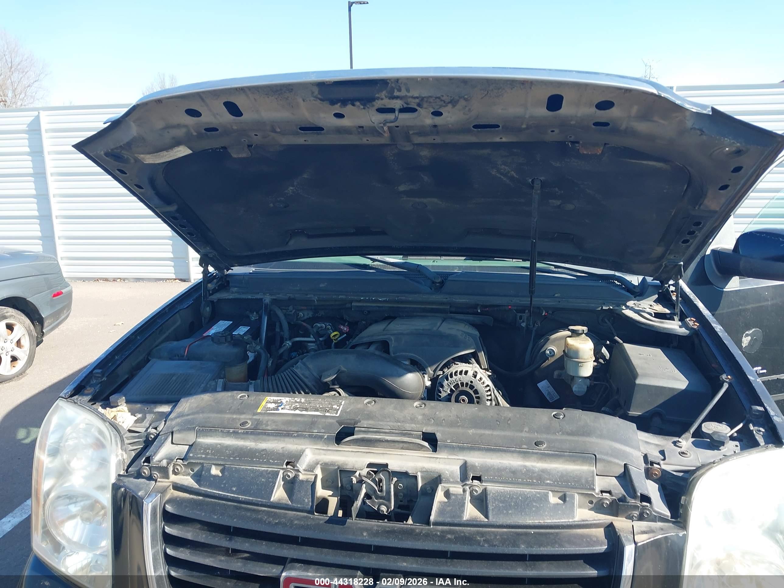 GMC YUKON image 10