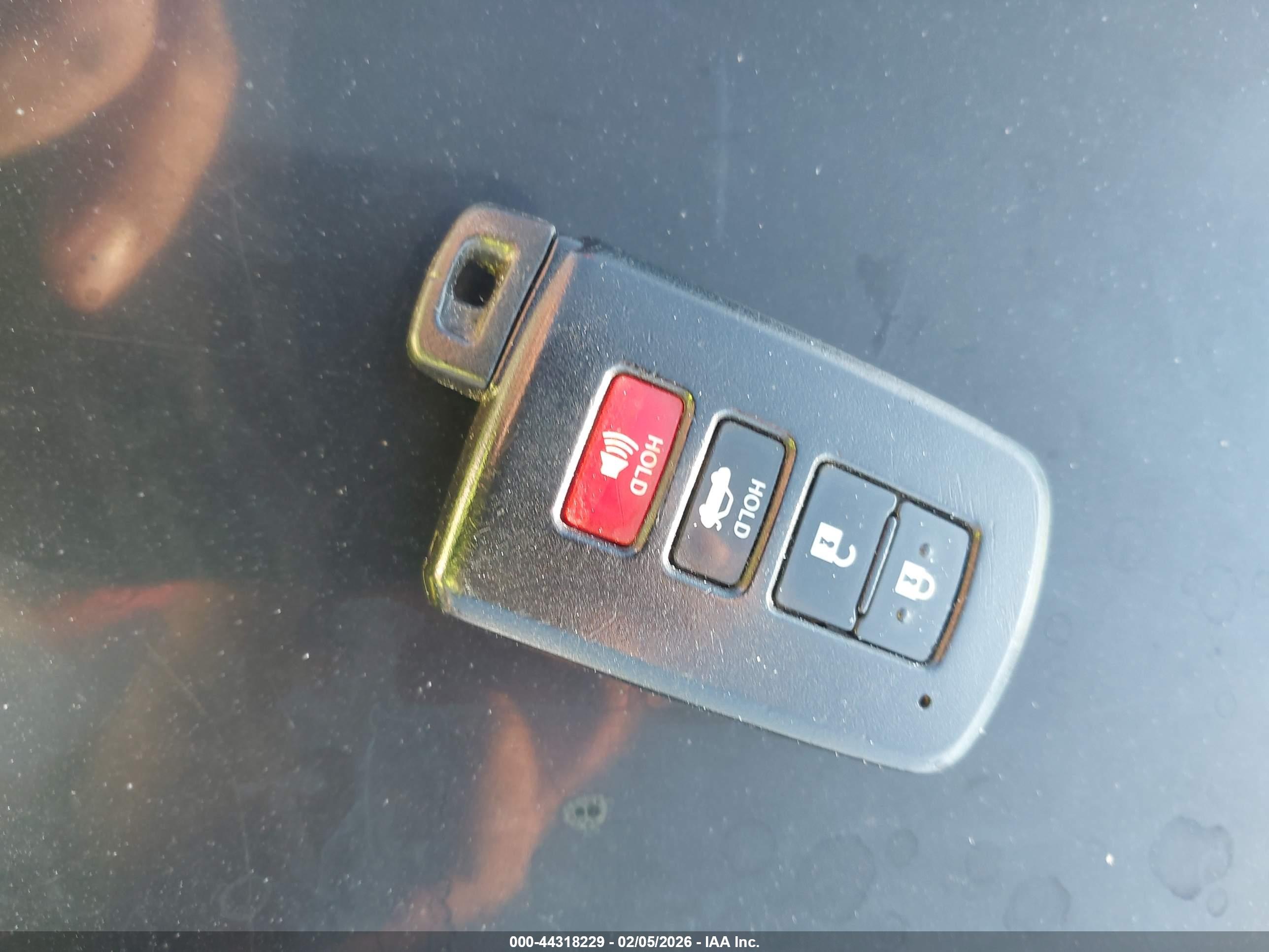 TOYOTA CAMRY image 11