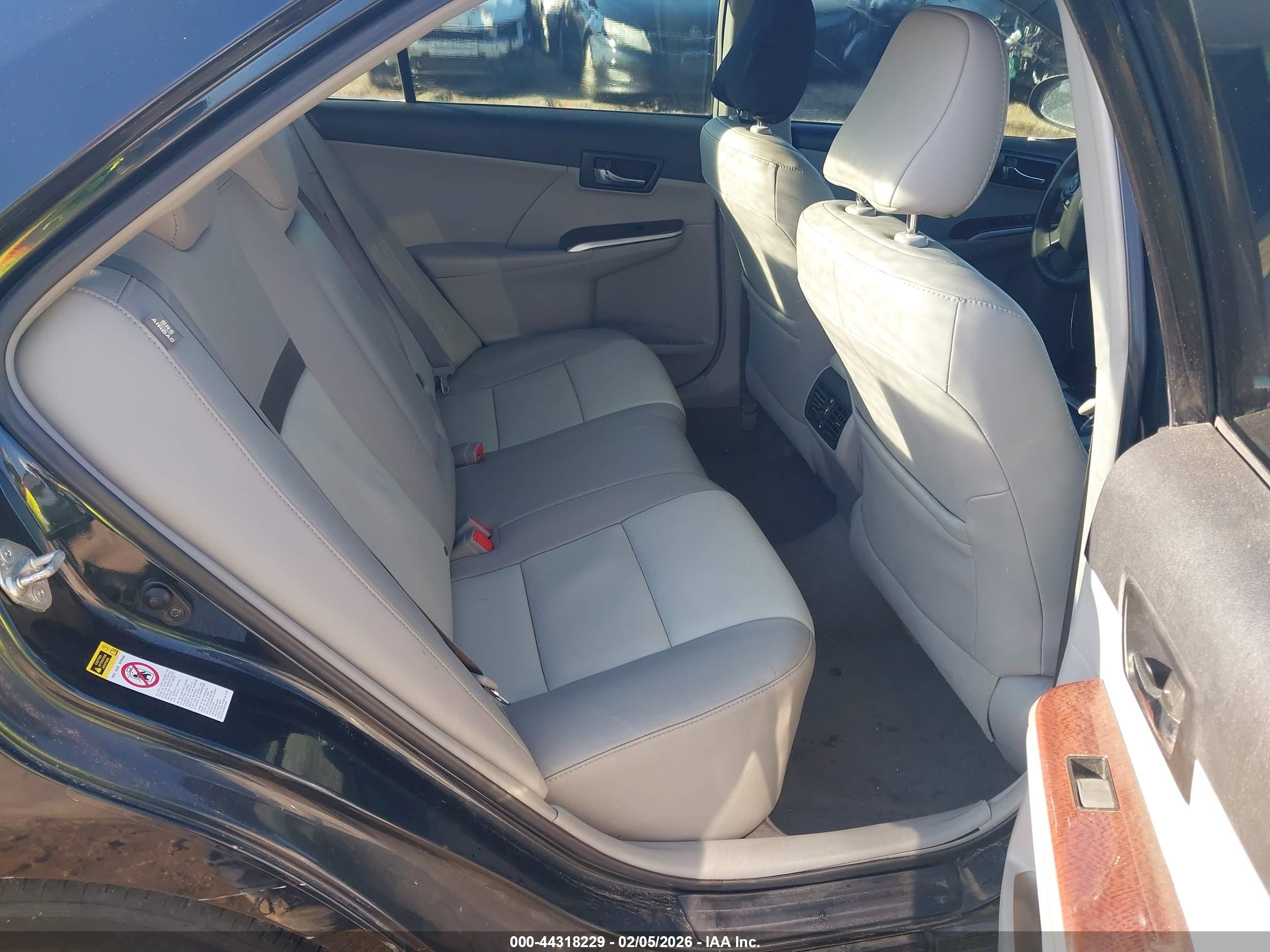 TOYOTA CAMRY image 8